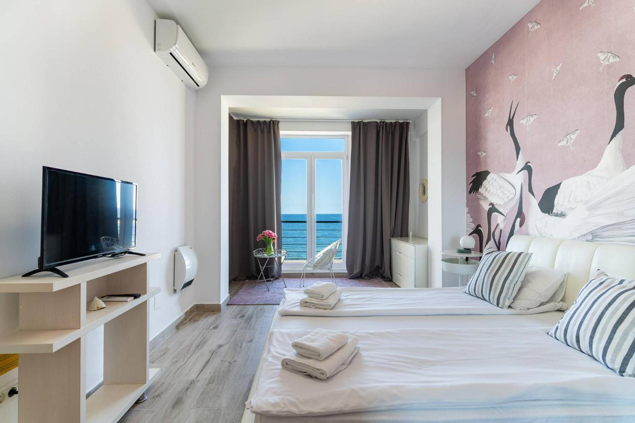 Two-Bedroom Apartment with Sea View - Photo 9