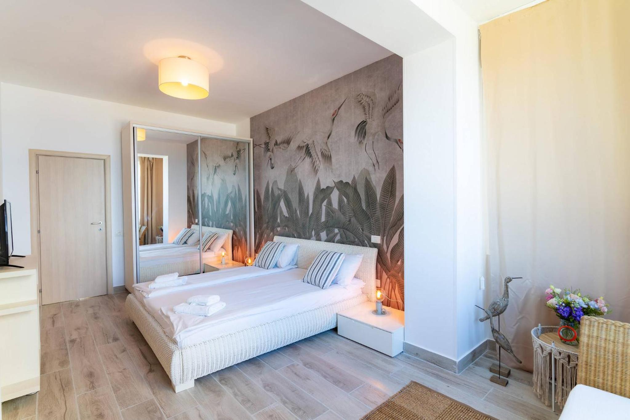 Two-Bedroom Apartment with Sea View - Photo 8