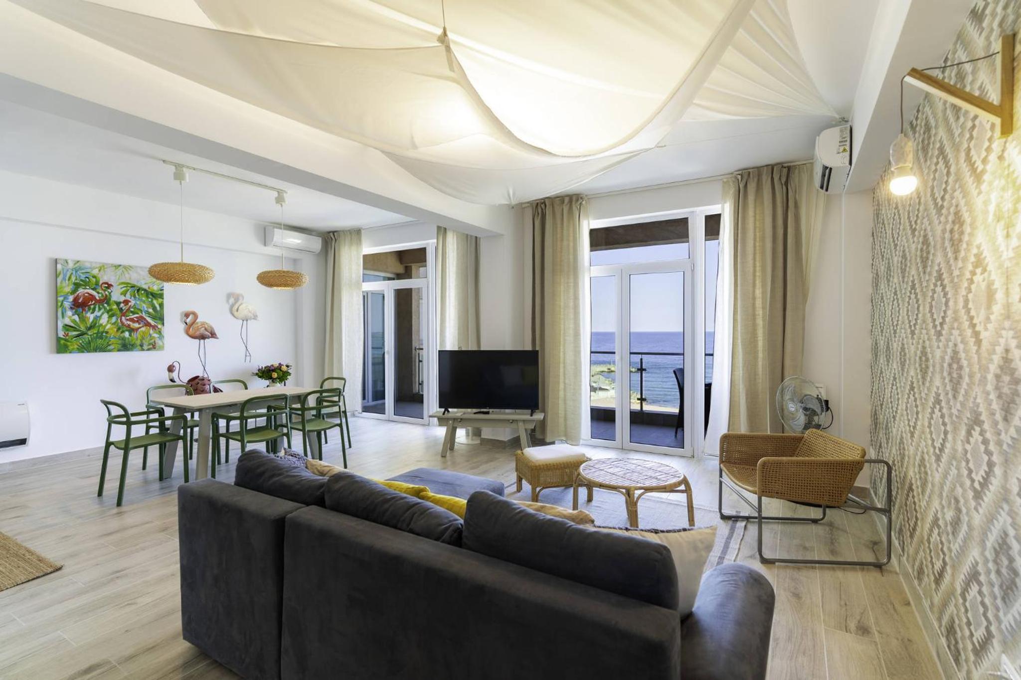 Two-Bedroom Apartment with Sea View - Photo 12