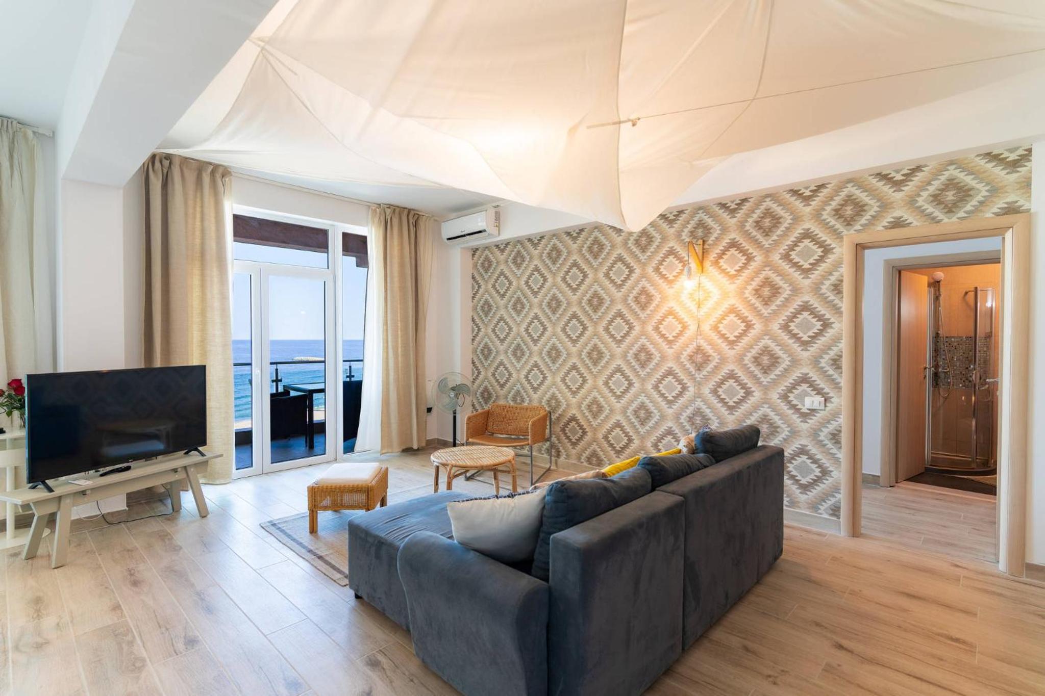 Two-Bedroom Apartment with Sea View - Photo 15