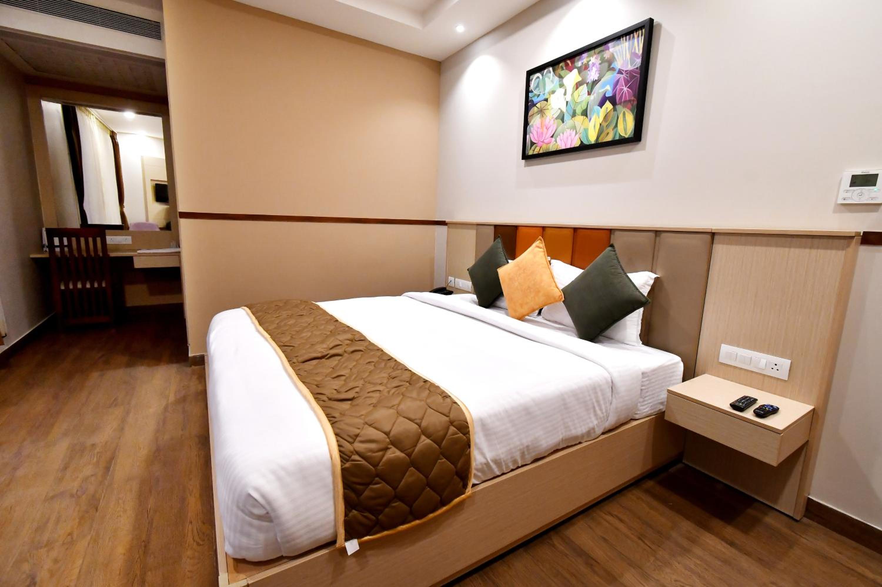 Deluxe Double or Twin Room - Photo 16