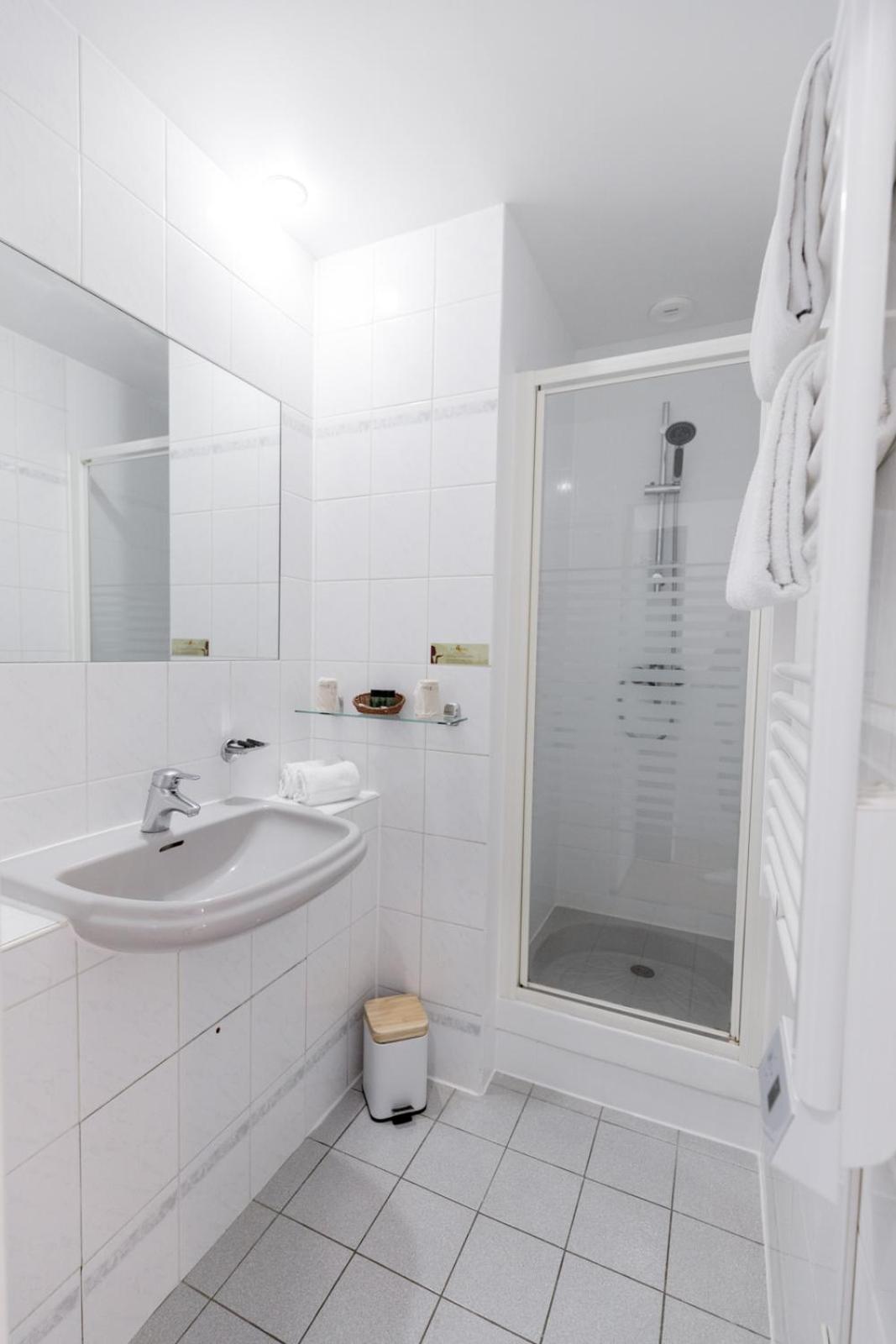 Double Room - Photo 3
