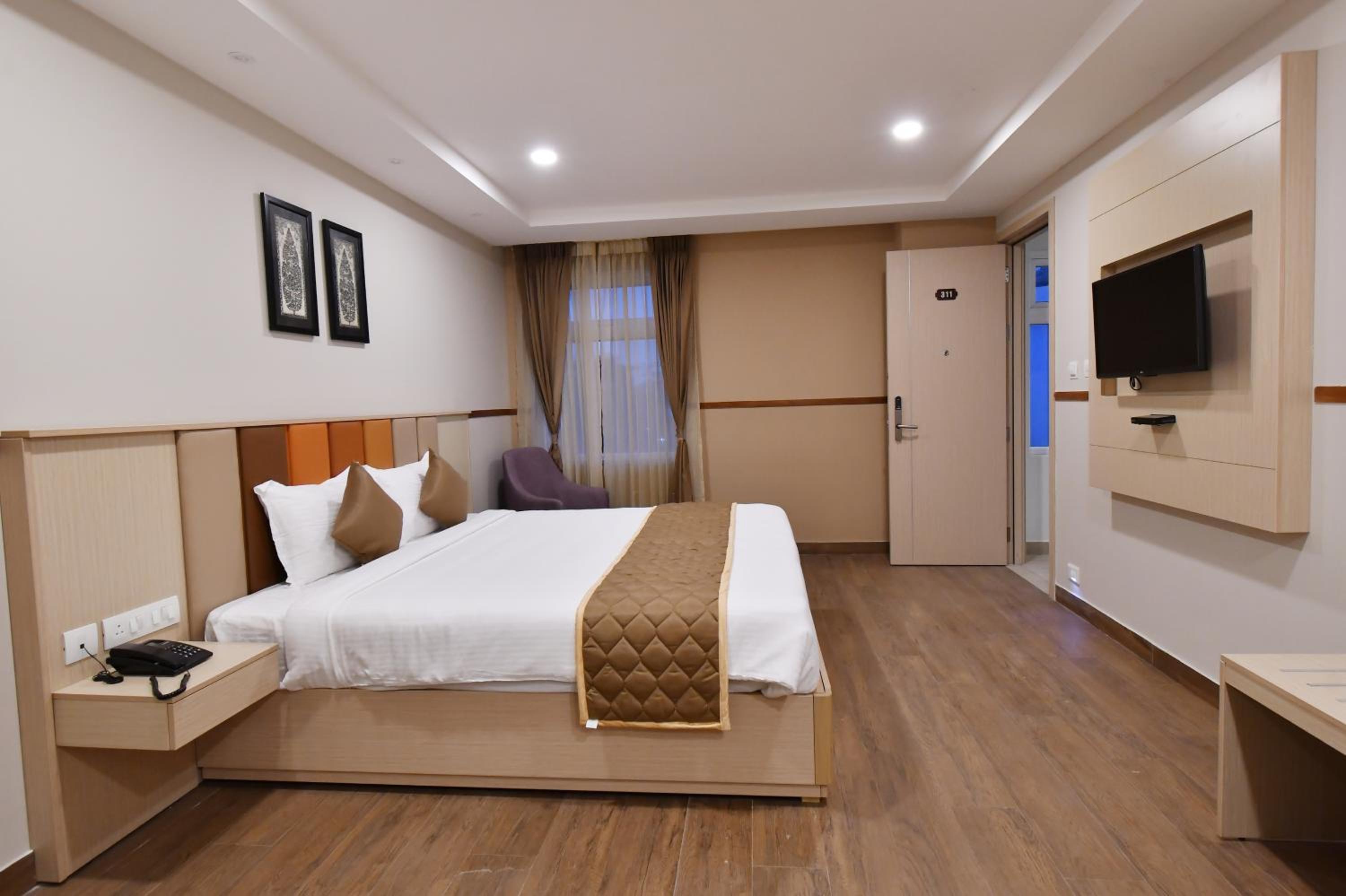 Large Double Room - Photo 15