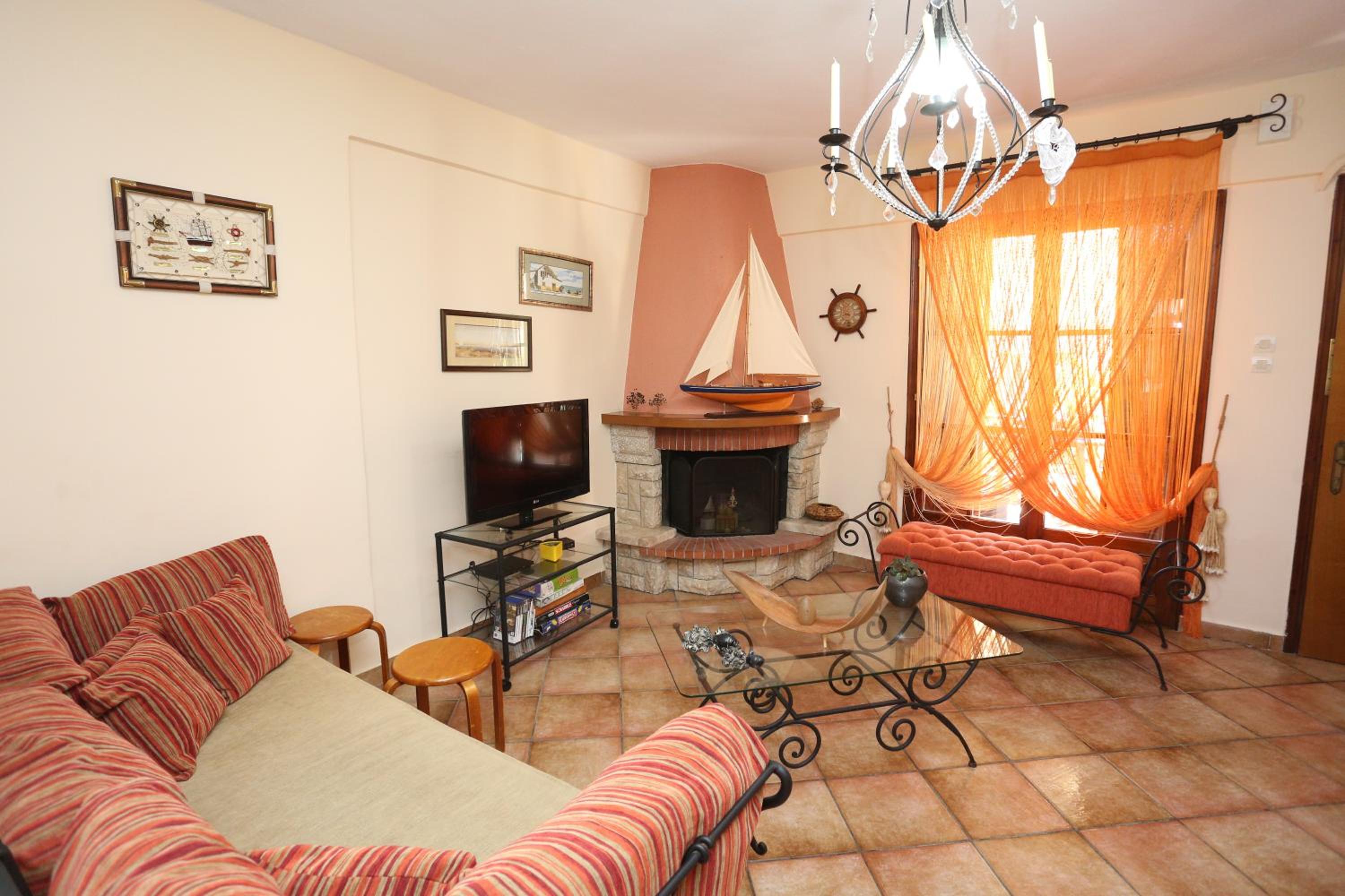 Three-Bedroom Apartment photo 1