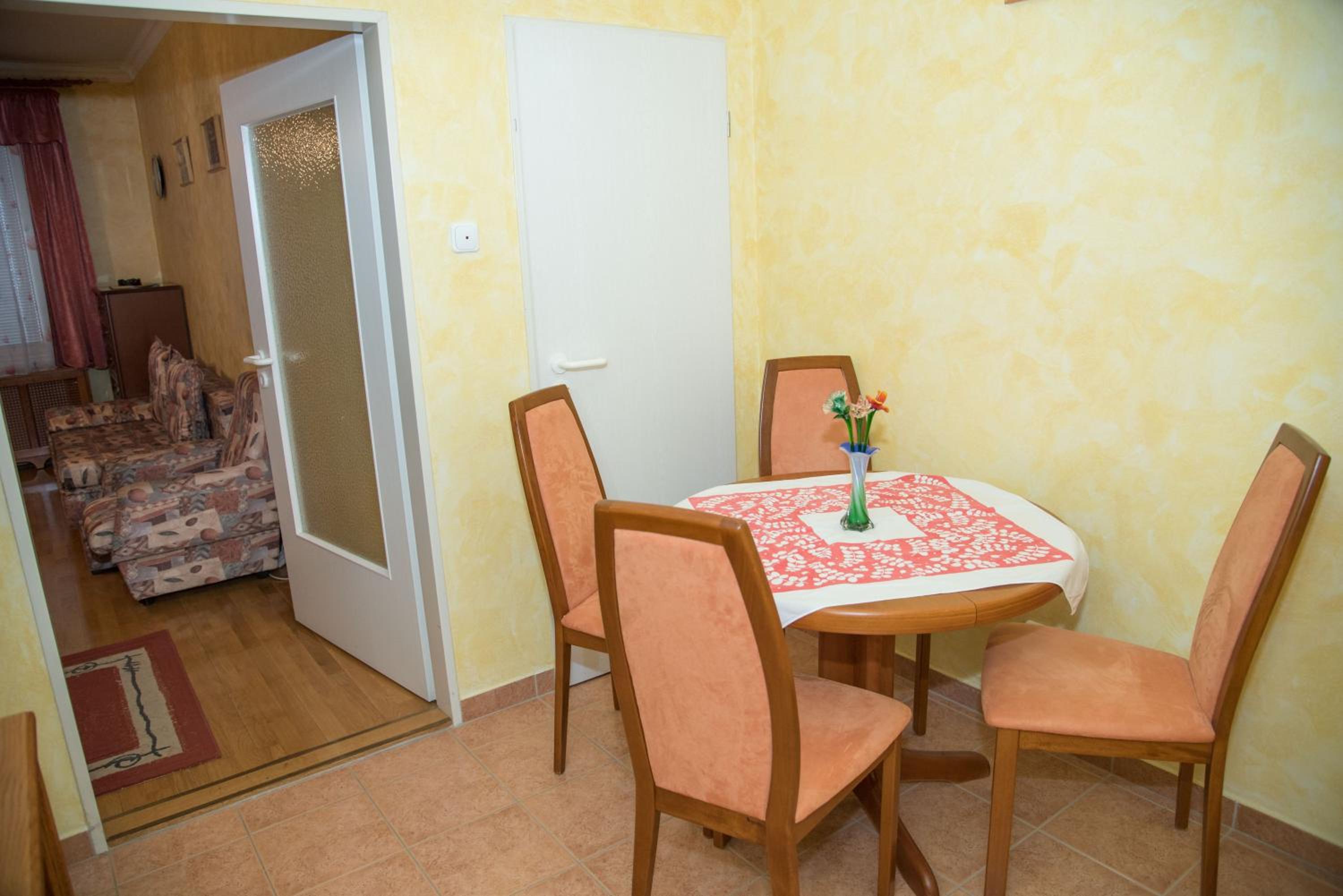 Studio Apartment photo 2