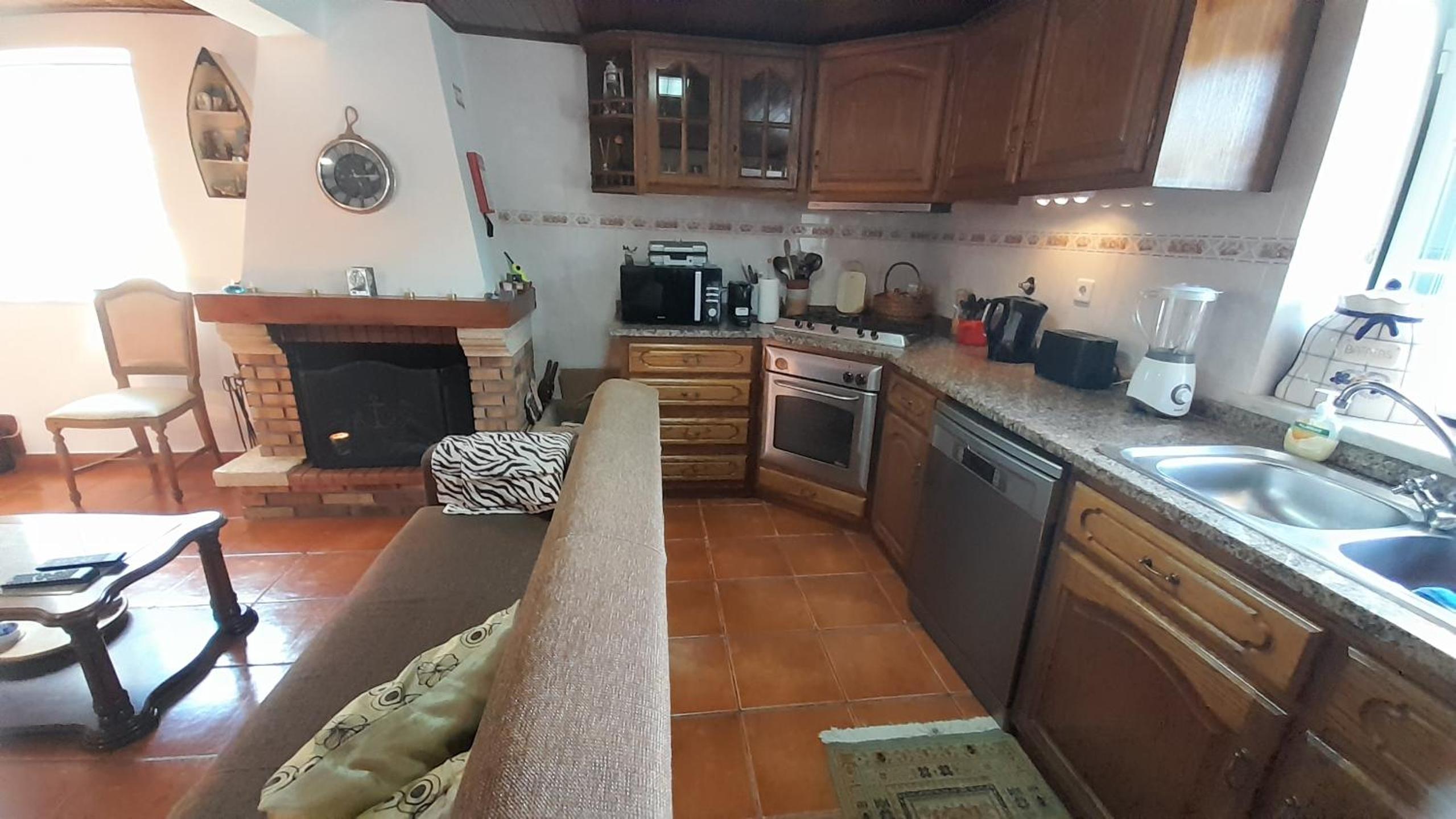 Two-Bedroom House - Photo 19