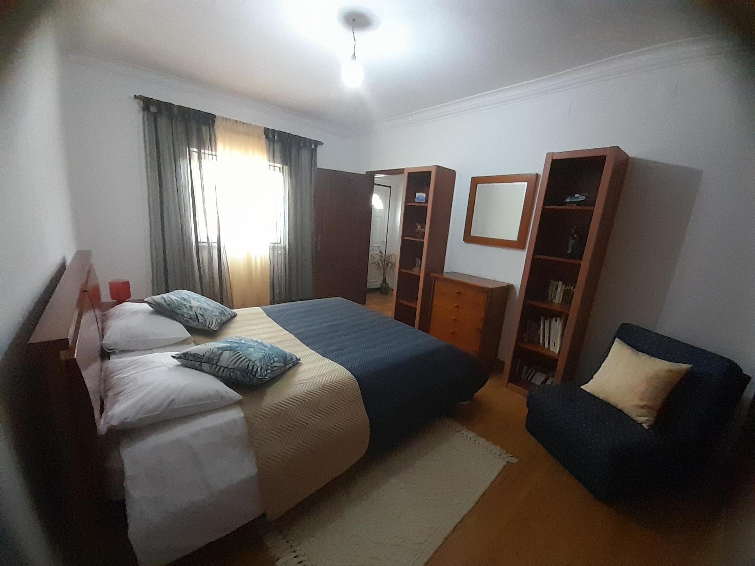 Two-Bedroom House - Photo 18