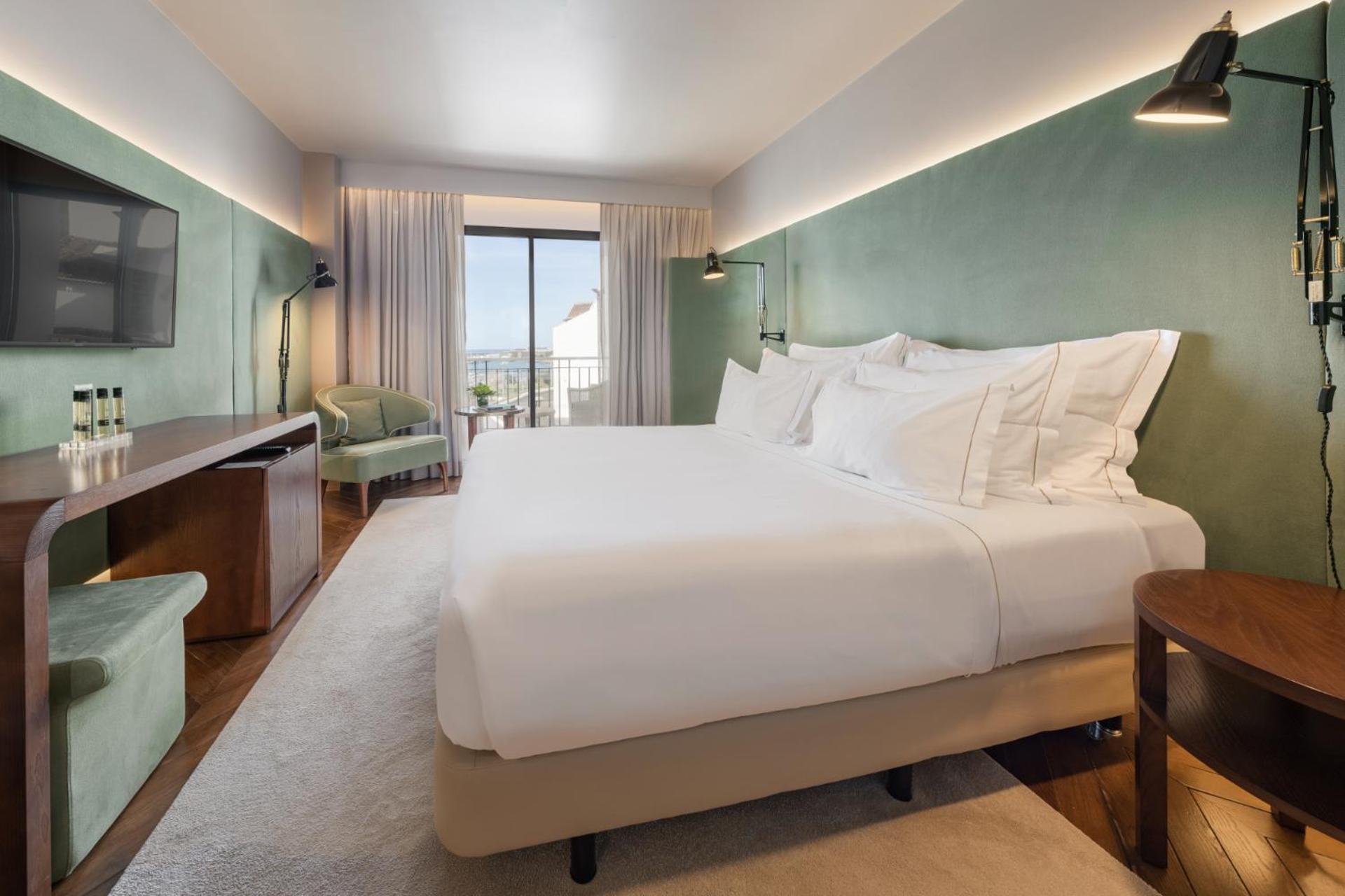 Double or Twin Room Bay View - Photo 1