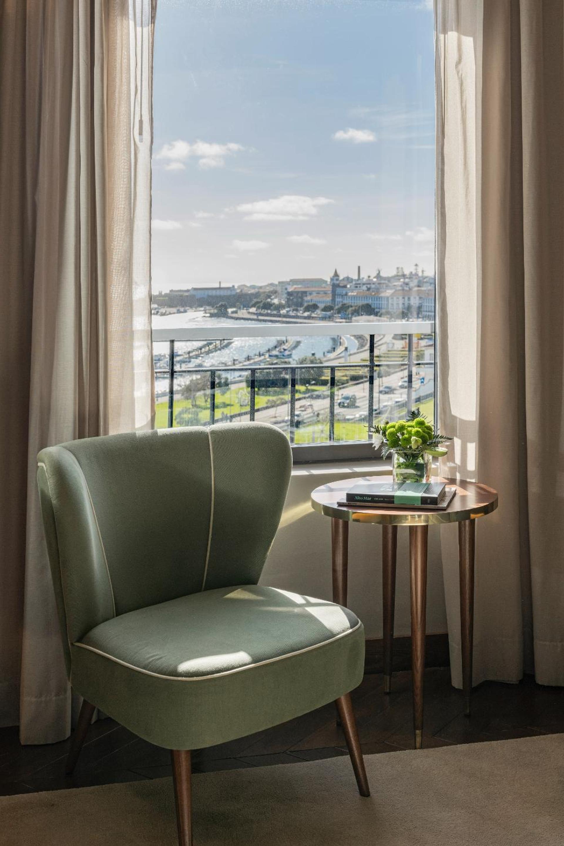 Junior Suite with Ocean View - Photo 4