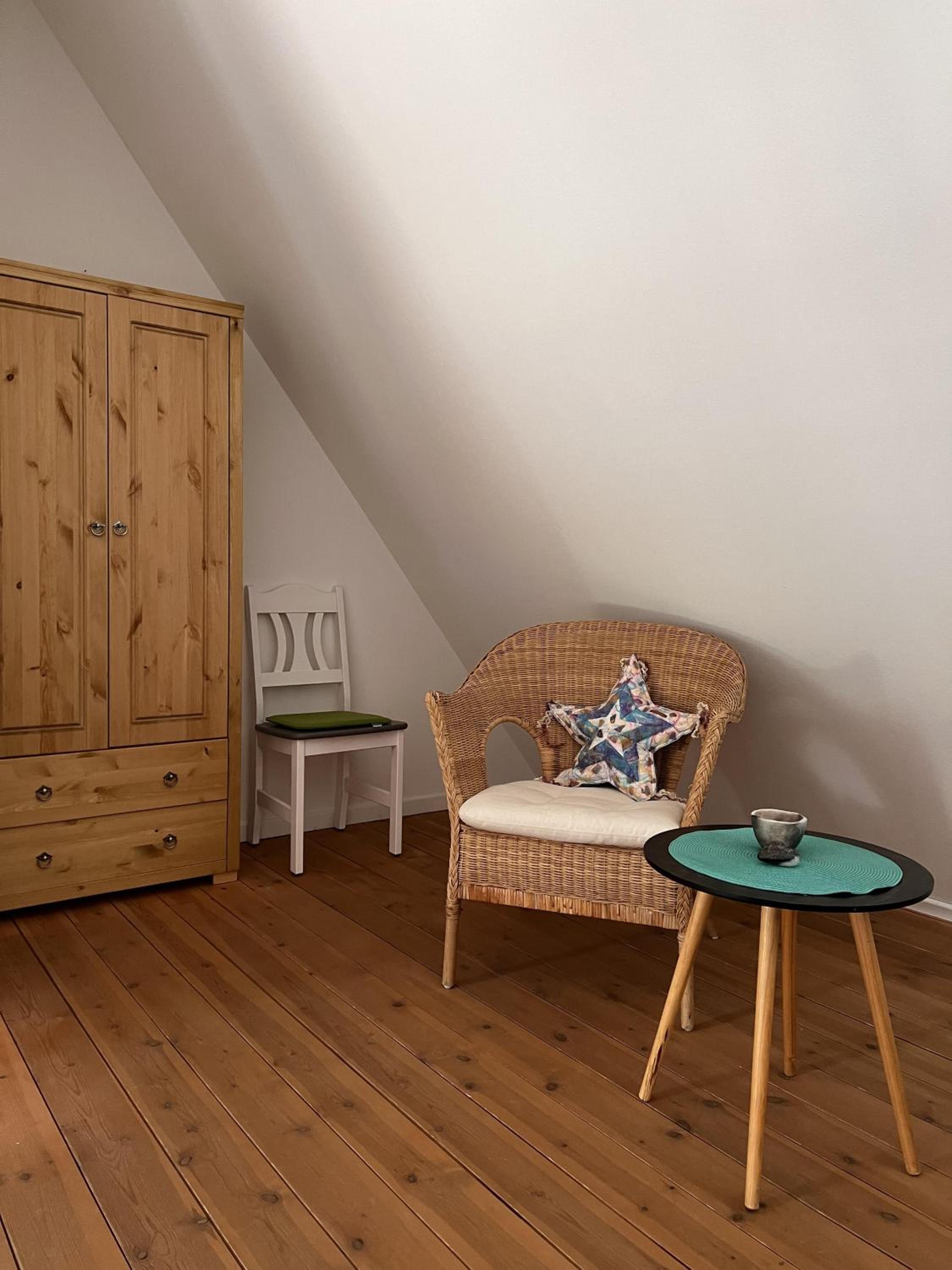One-Bedroom Apartment - Photo 2