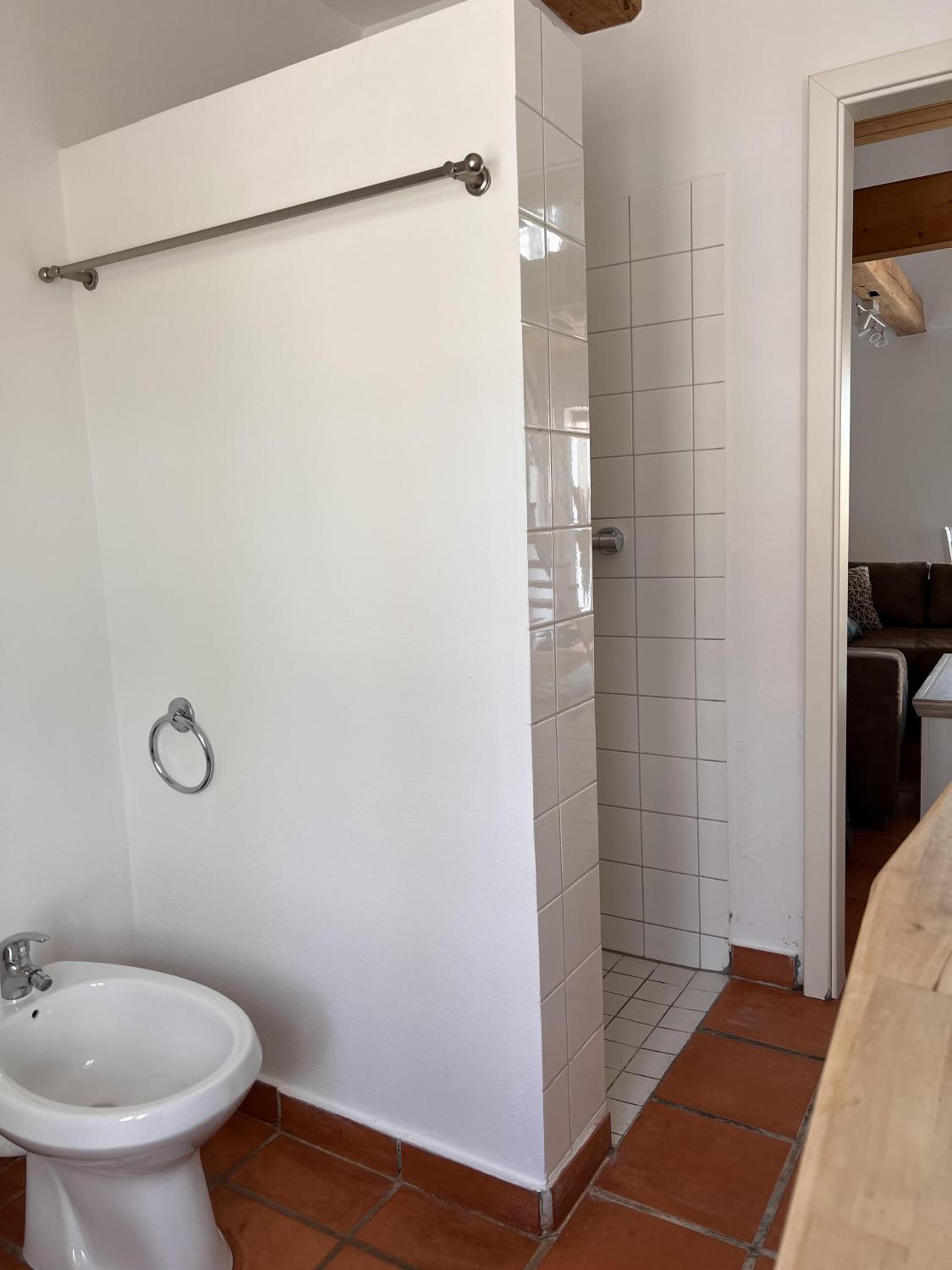One-Bedroom Apartment - Photo 17