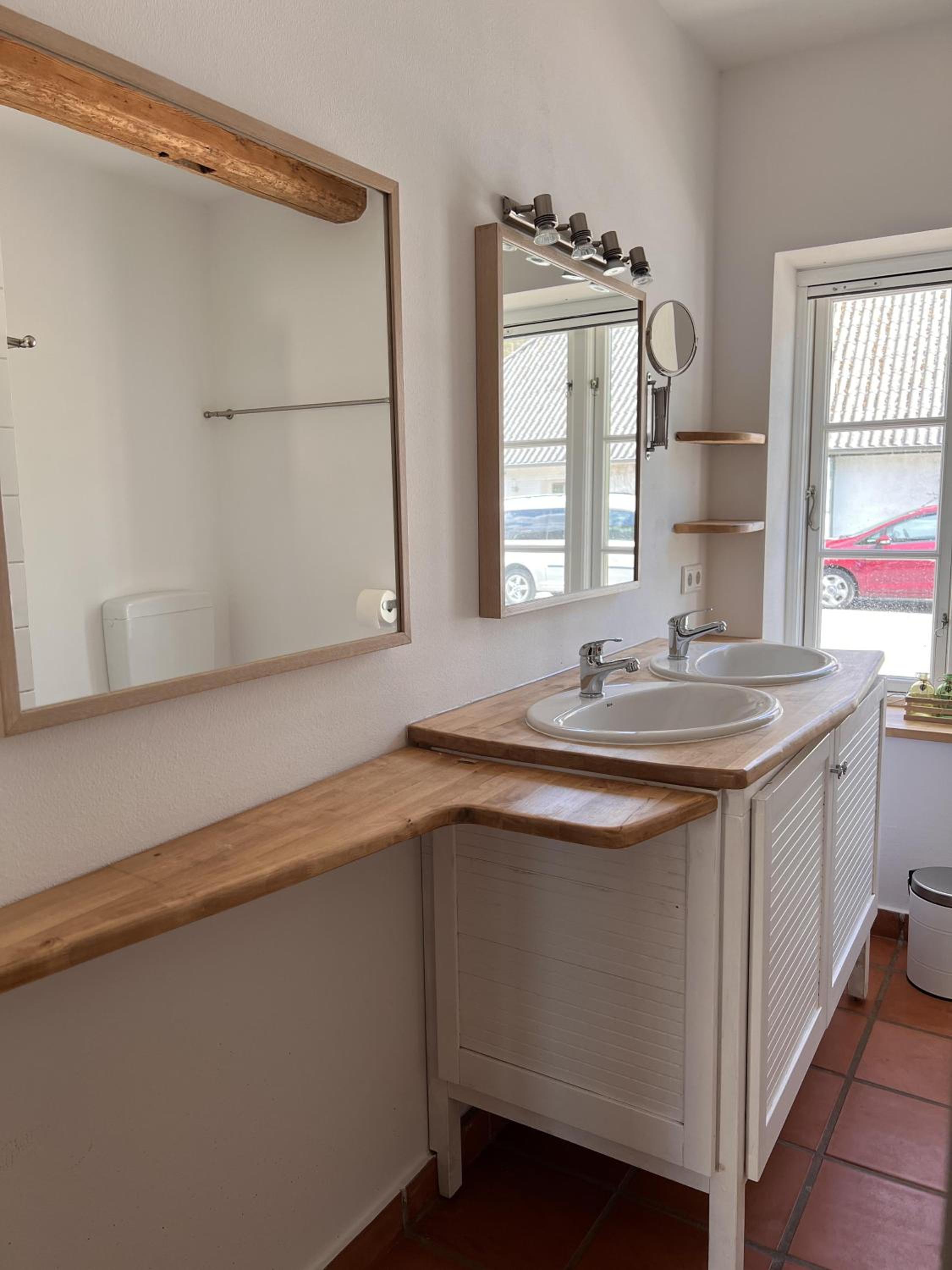 One-Bedroom Apartment - Photo 10