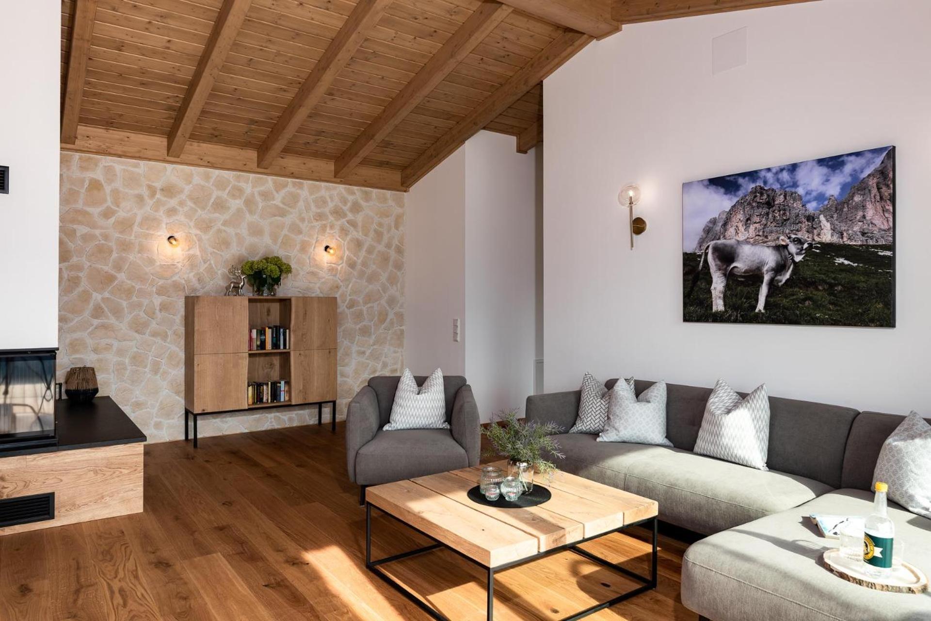 Three-Bedroom Apartment with Shower photo 2