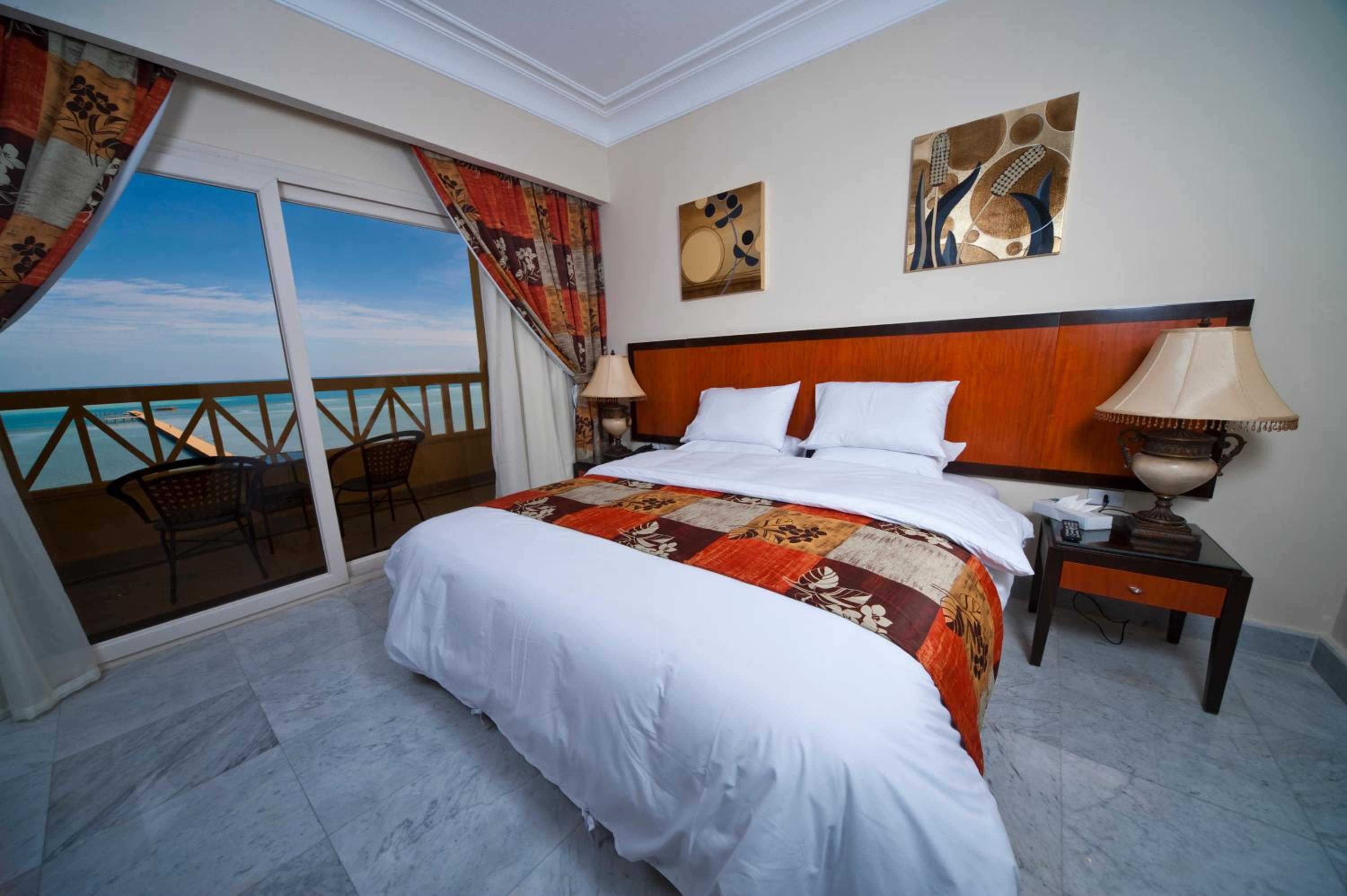 Honeymoon Suite photo 3