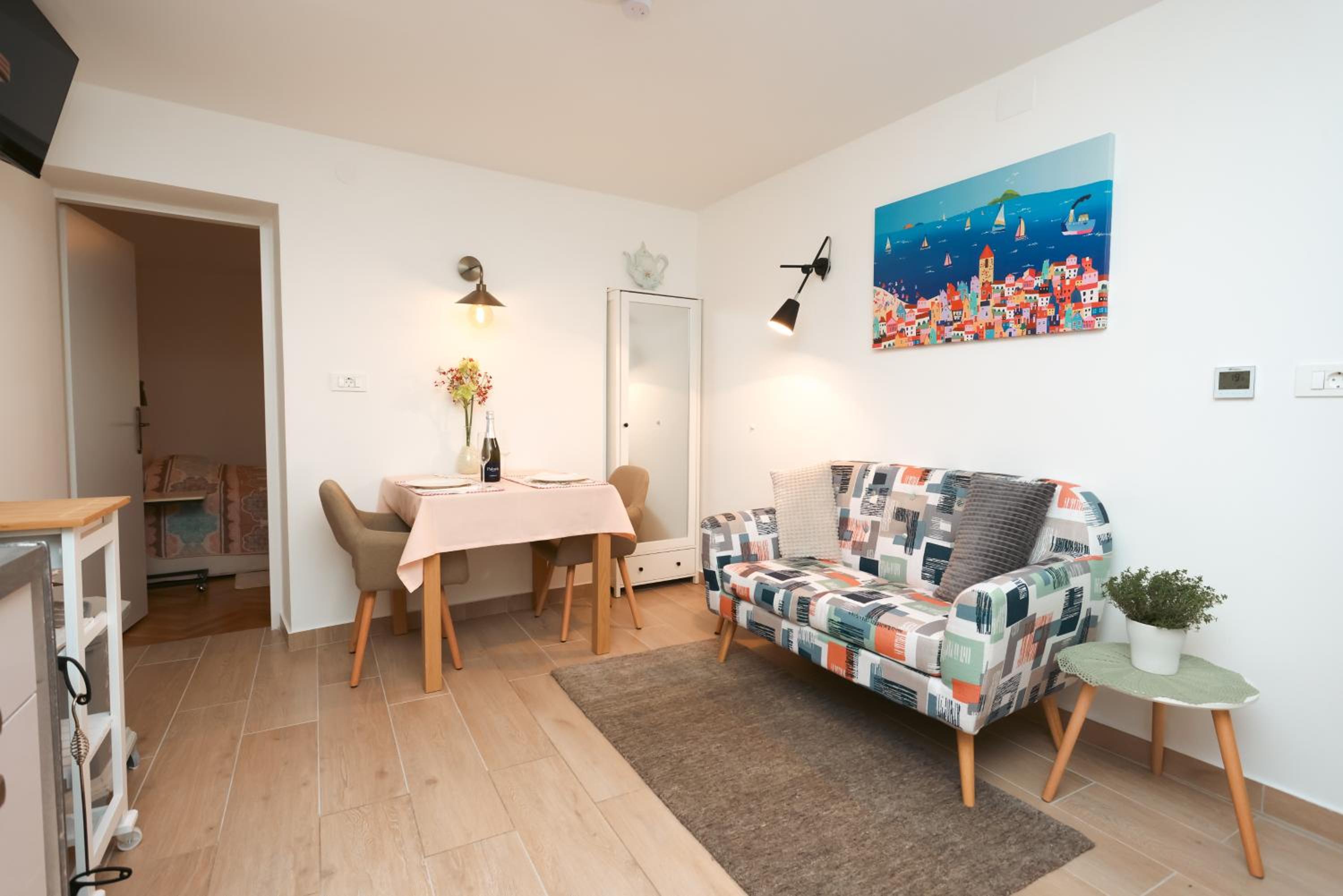 One-Bedroom Apartment - Photo 1