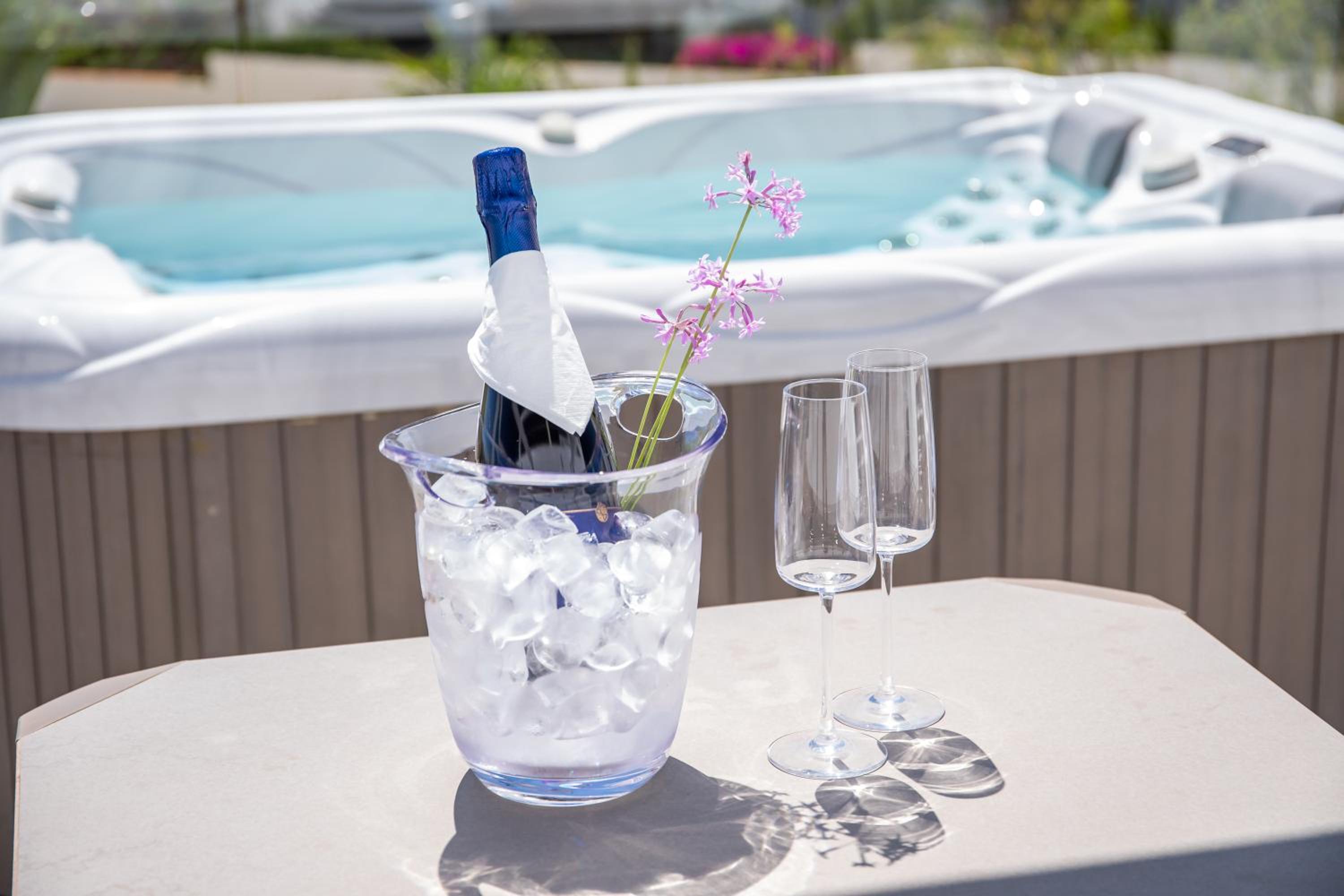 Premium Double Room with Hot Tub and Sea View - Photo 3