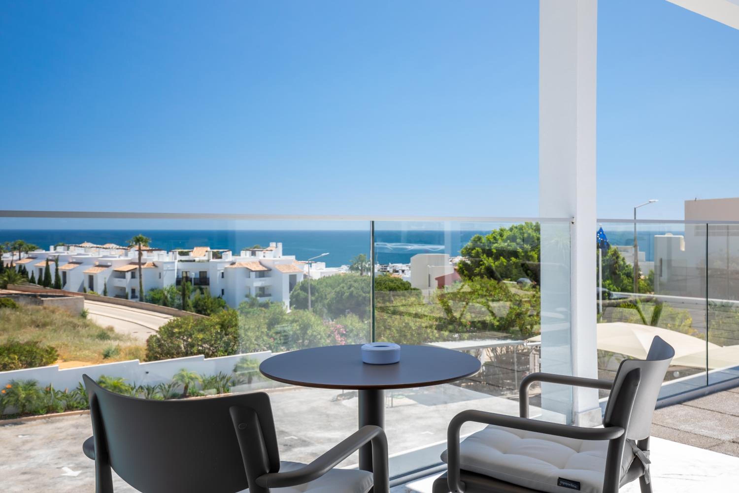 Premium Double Room with Hot Tub and Sea View - Photo 18