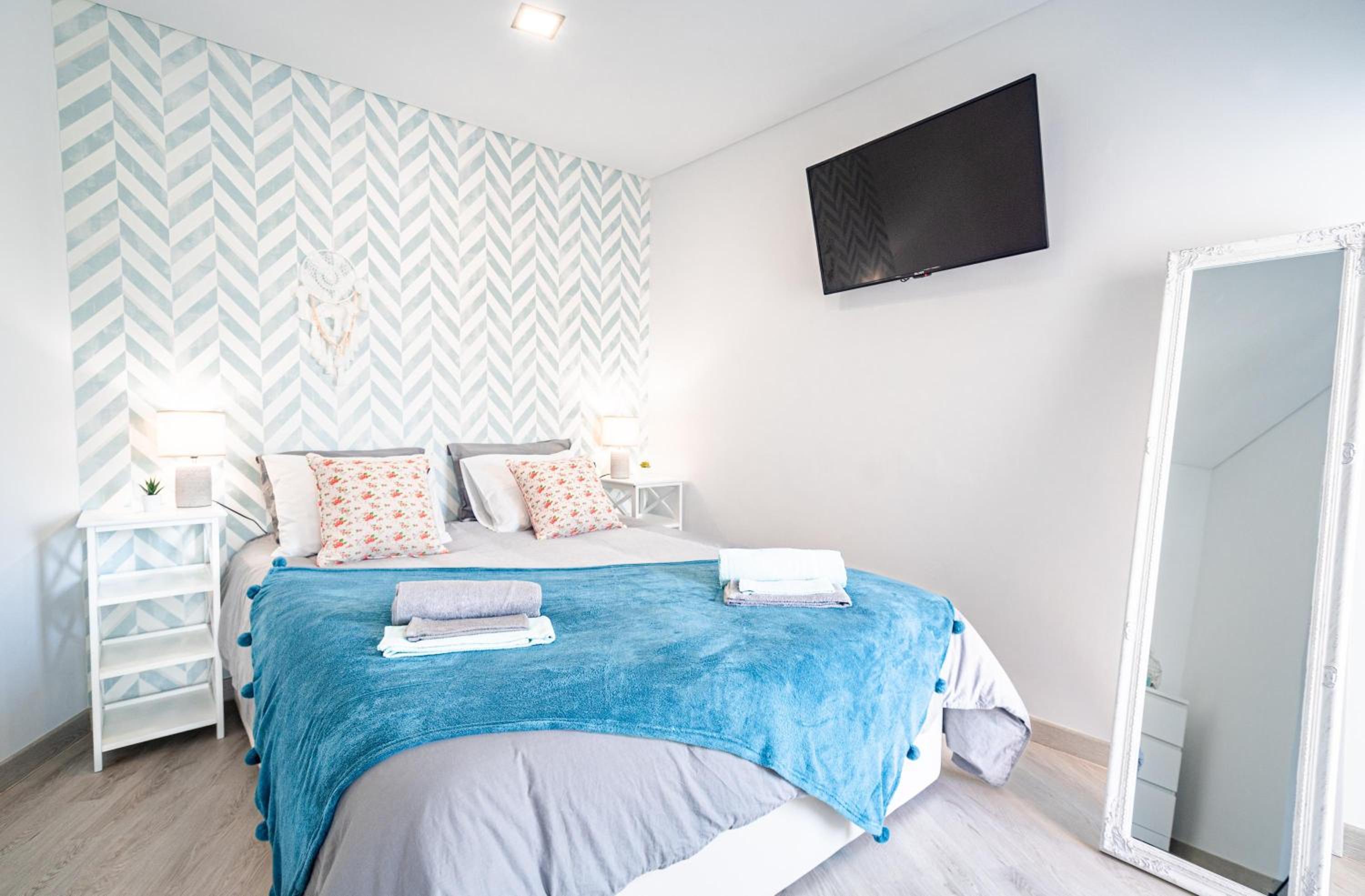 Superior One-Bedroom Apartment with Balcony - Photo 20