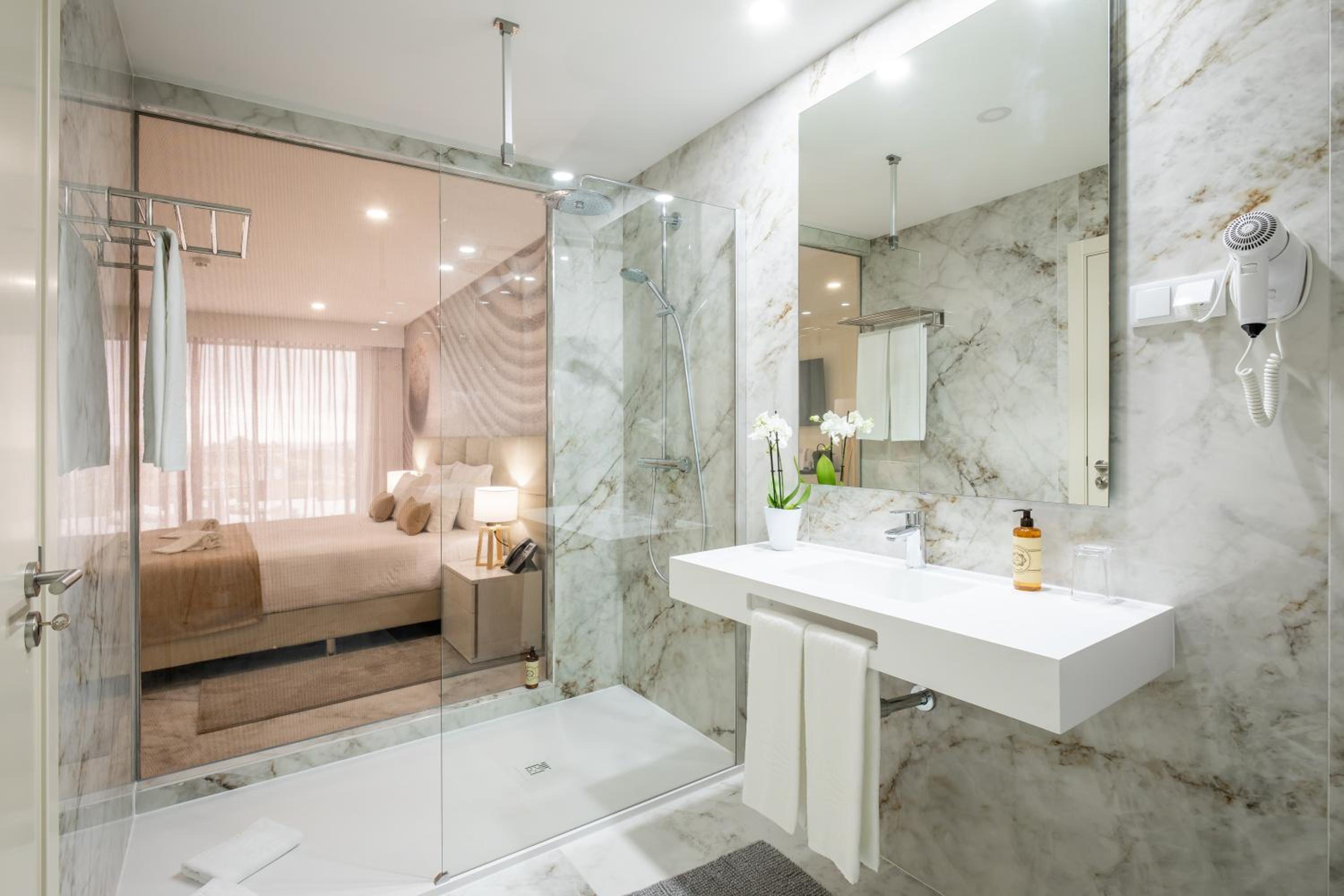 Premium Double Room with Hot Tub and Sea View - Photo 5