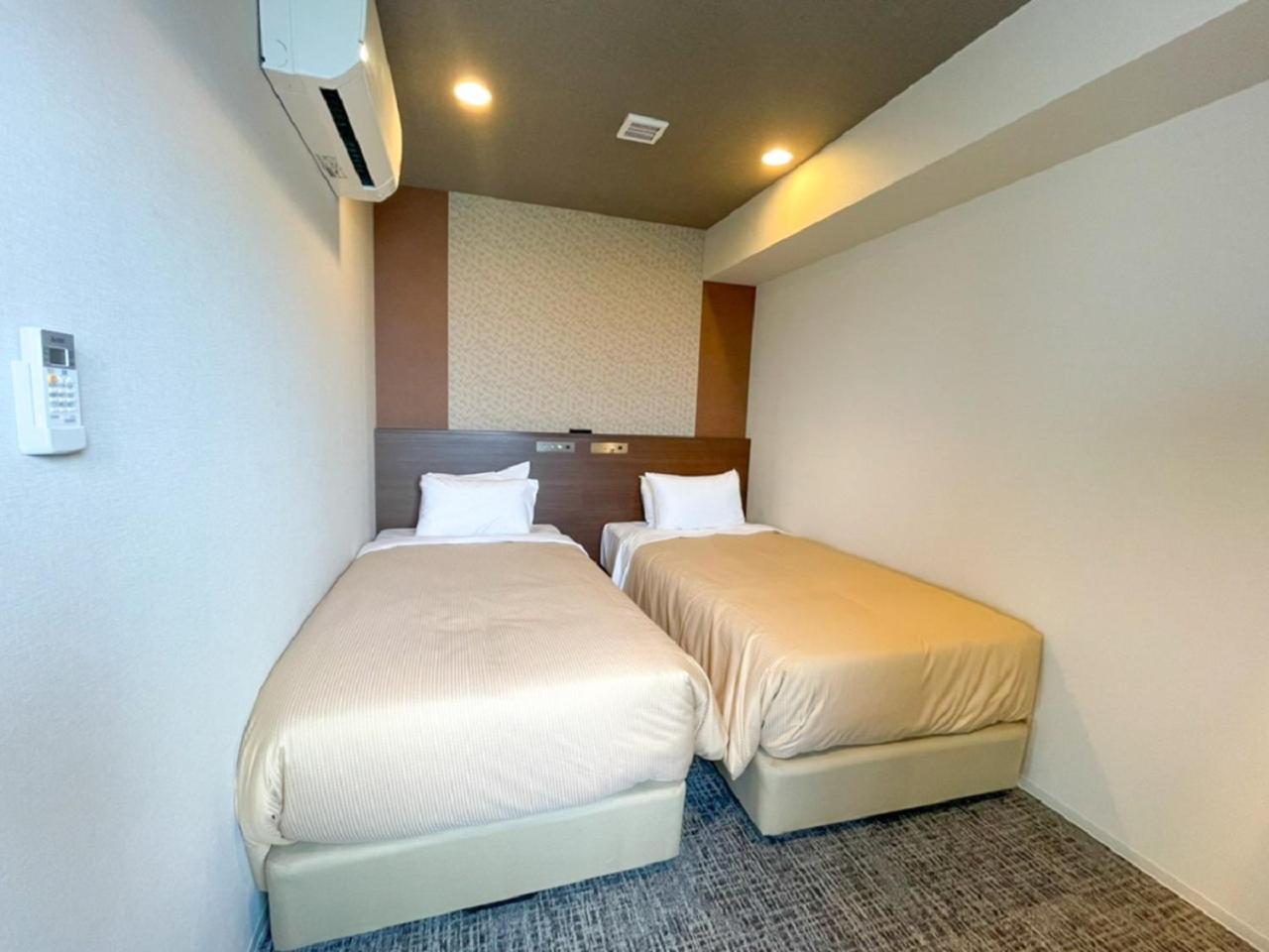 Twin Room - Smoking - Photo 1