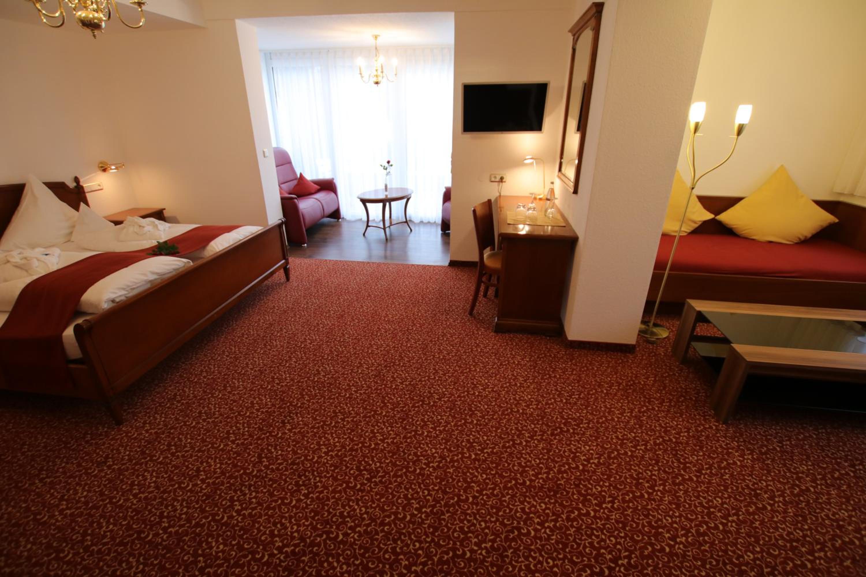 Suite - Photo 1