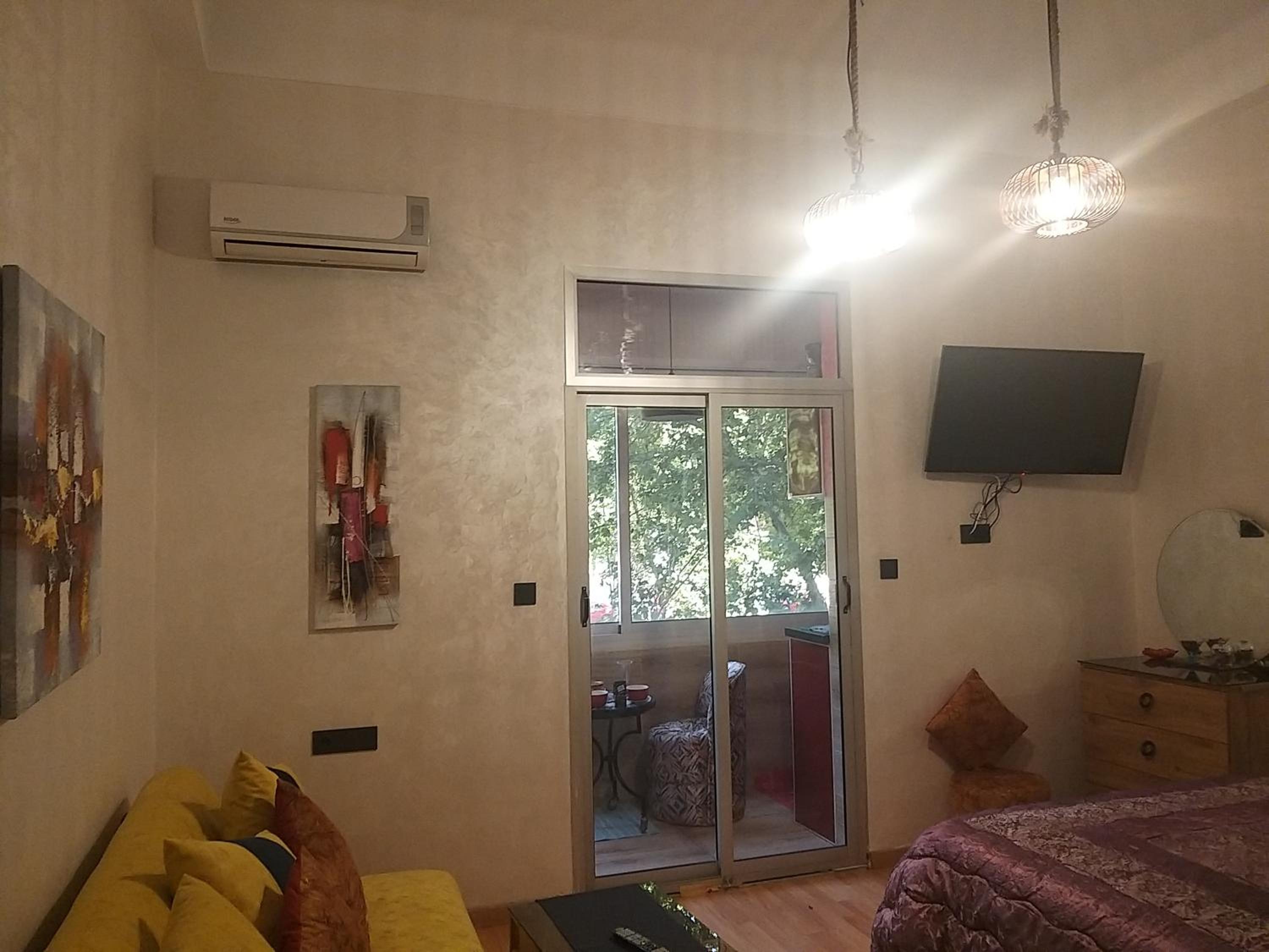 One-Bedroom Apartment - Photo 35