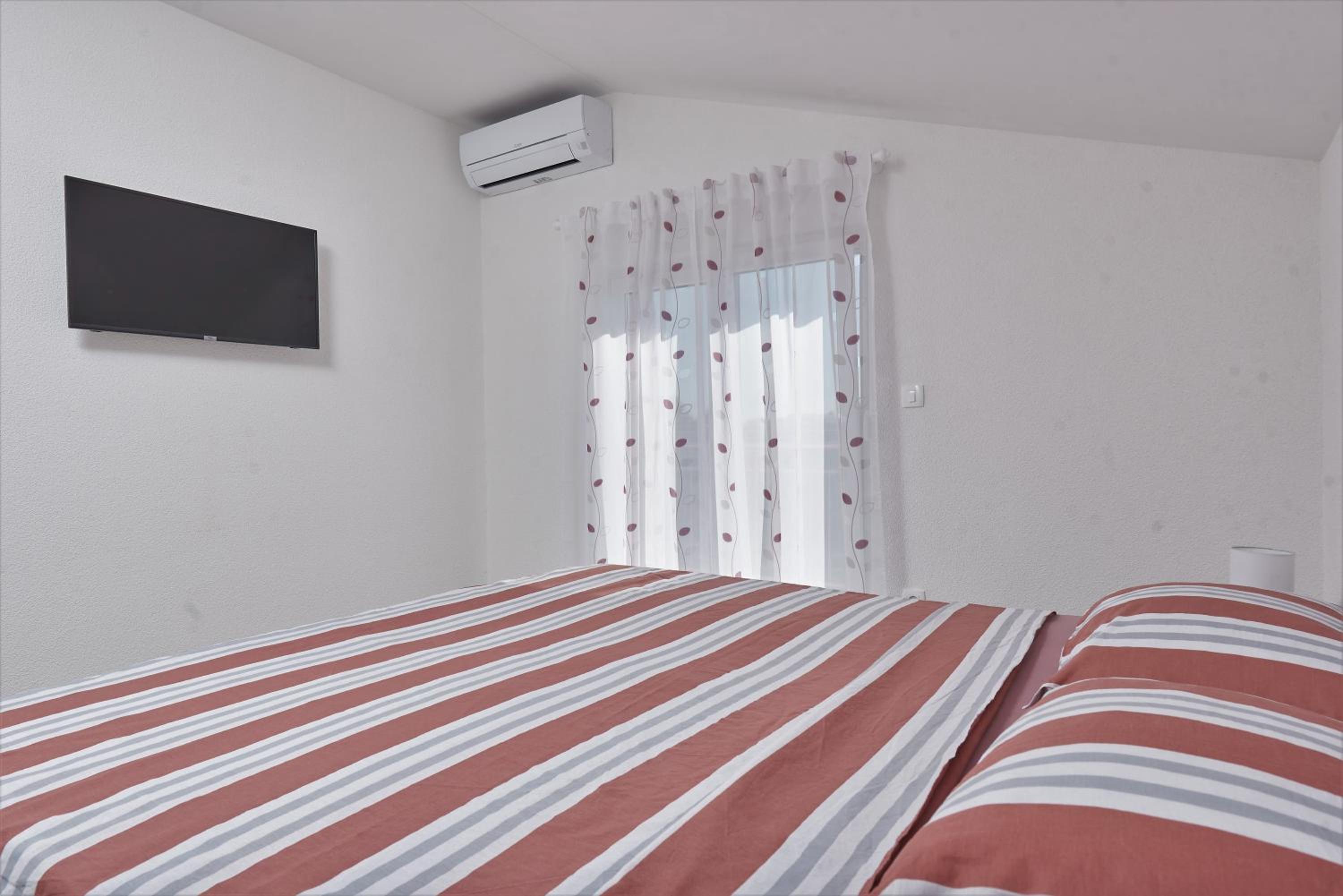 Deluxe Double Room with Balcony and Sea View - Photo 2