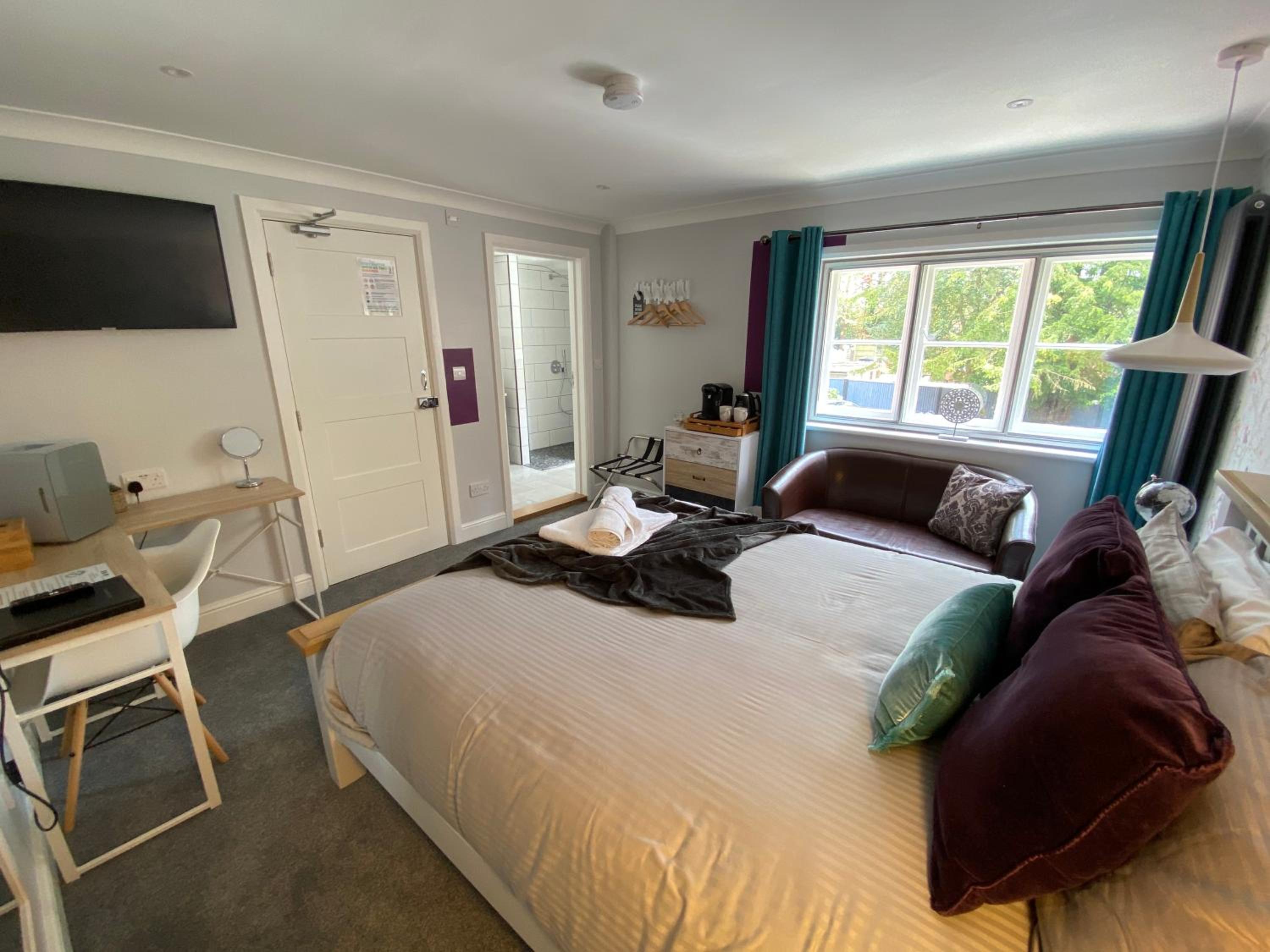 Deluxe King Room - Photo 2