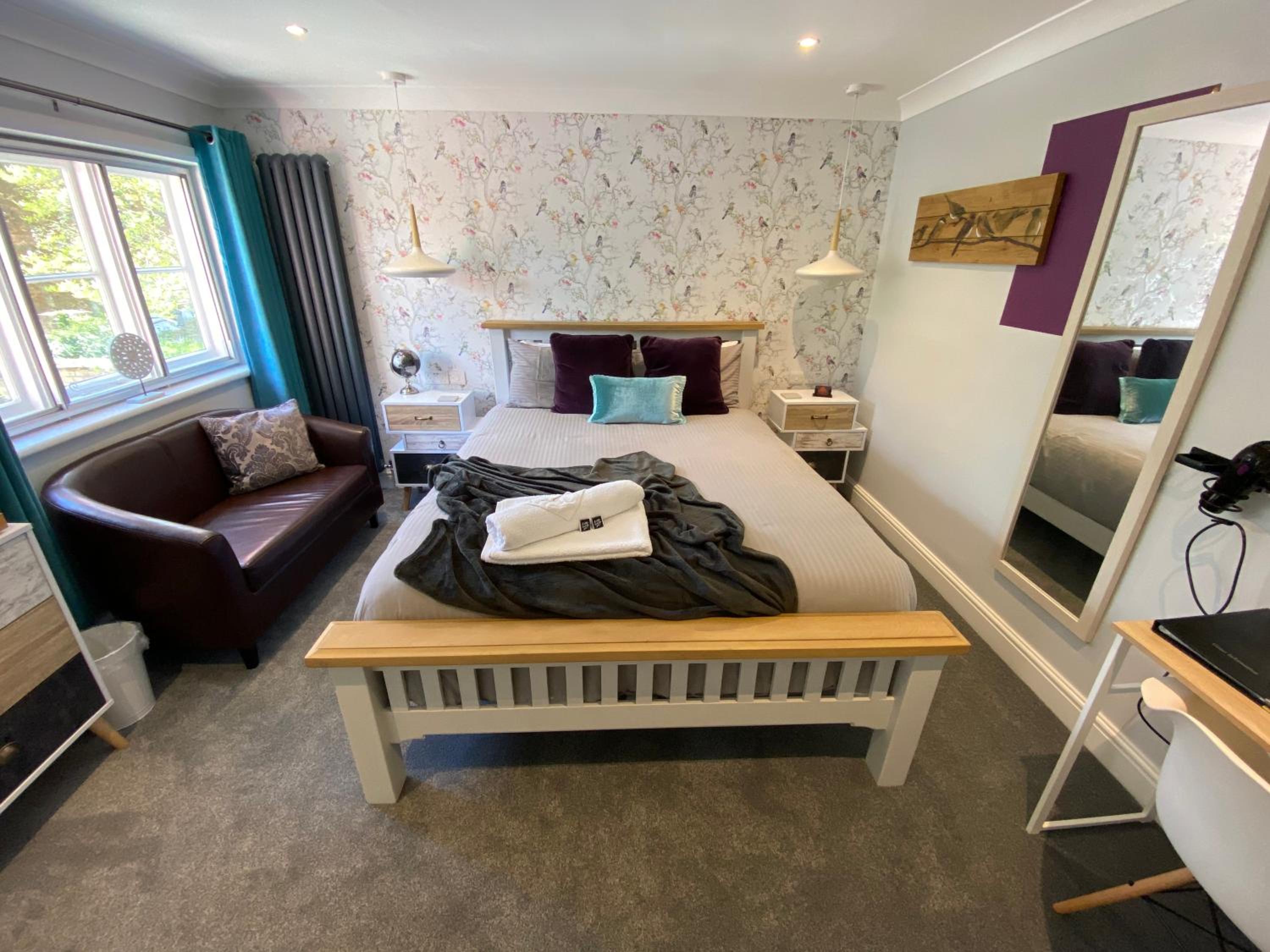 Deluxe King Room - Photo 3