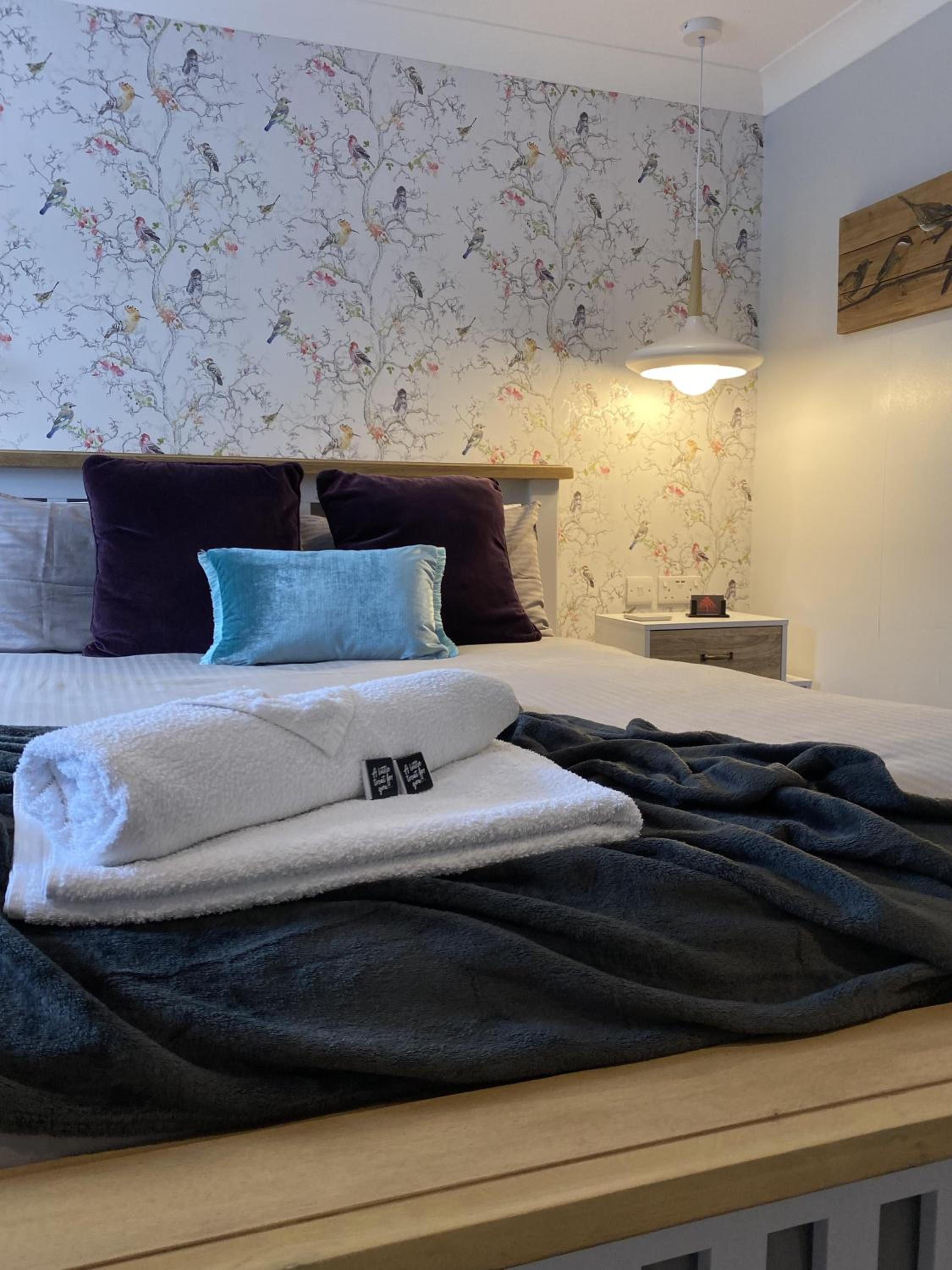 Deluxe King Room - Photo 5