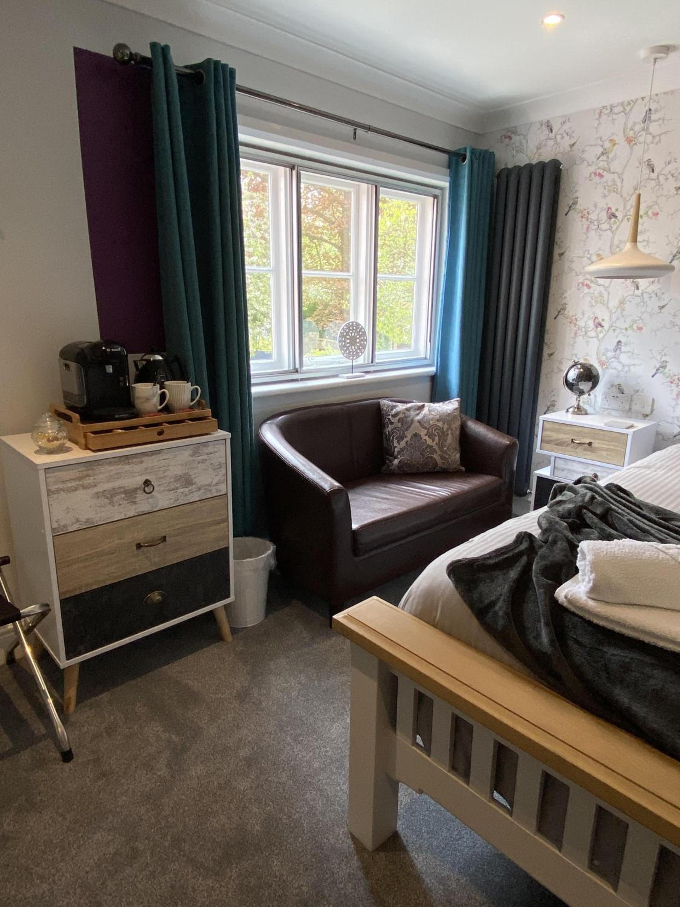 Deluxe King Room - Photo 6