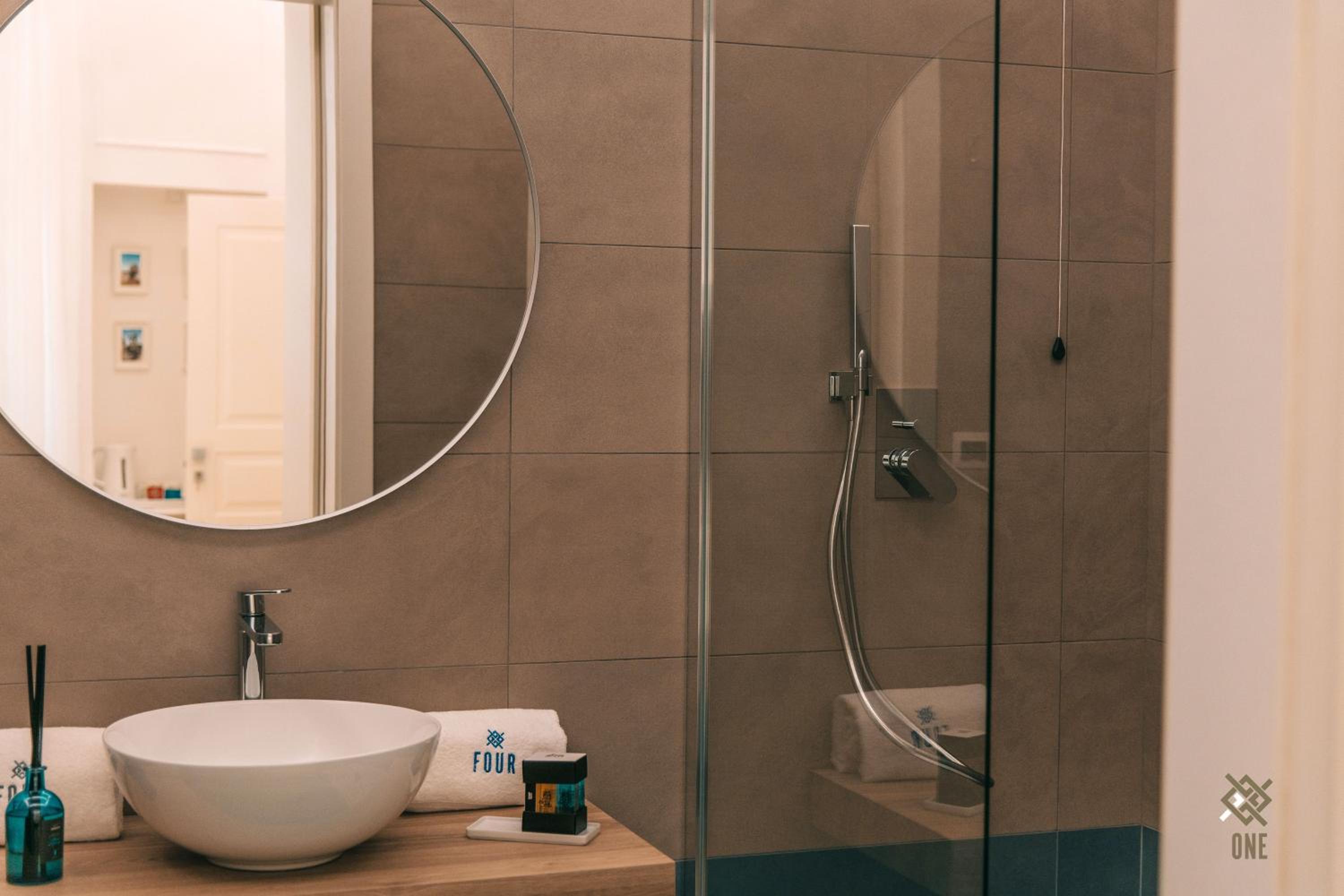 Double Room with Private Bathroom photo 3