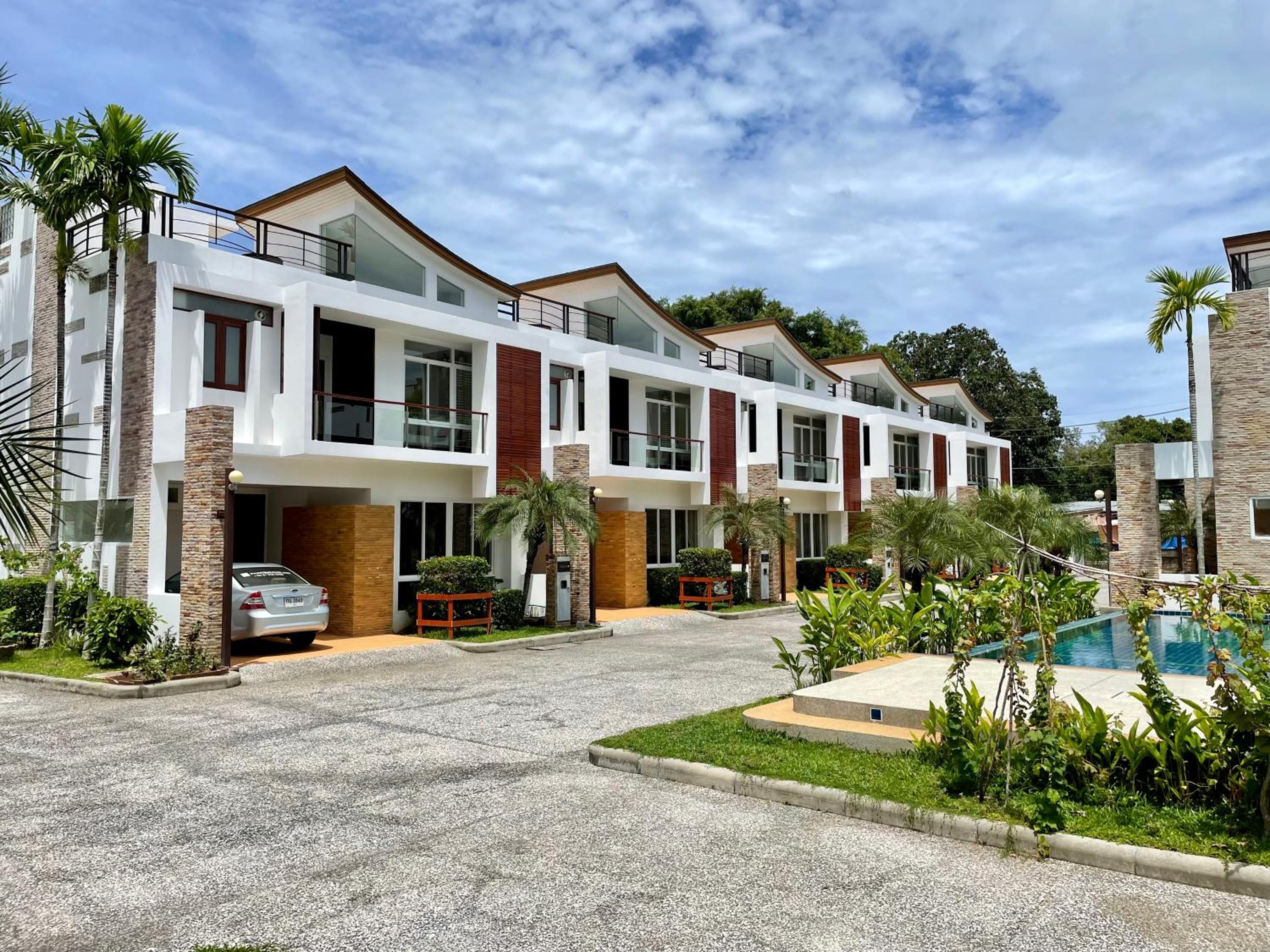 Three-Bedroom Villa photo 2