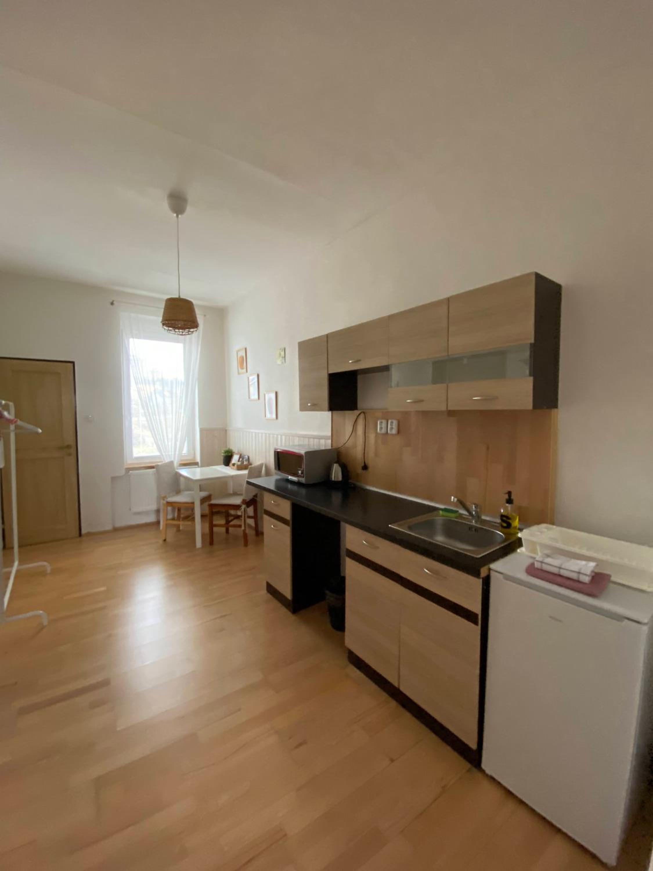 Double Room with Private Bathroom - Photo 10