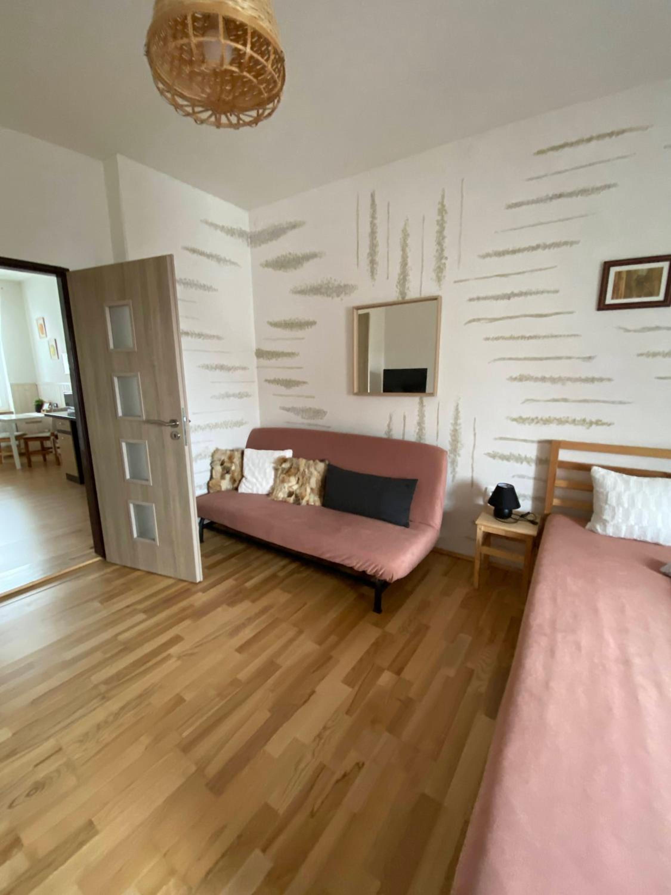Double Room with Private Bathroom - Photo 8