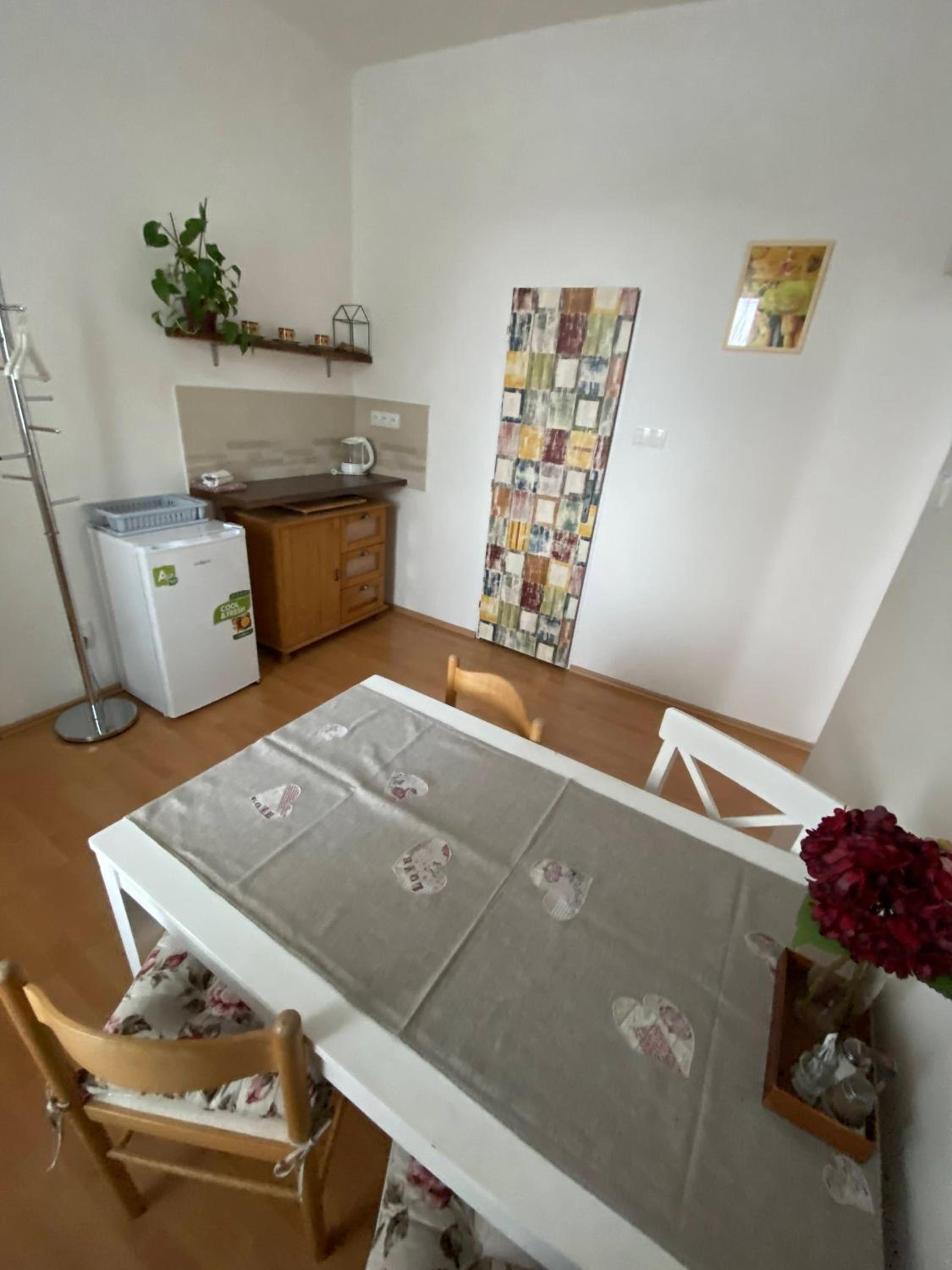 Double Room with Private Bathroom - Photo 1