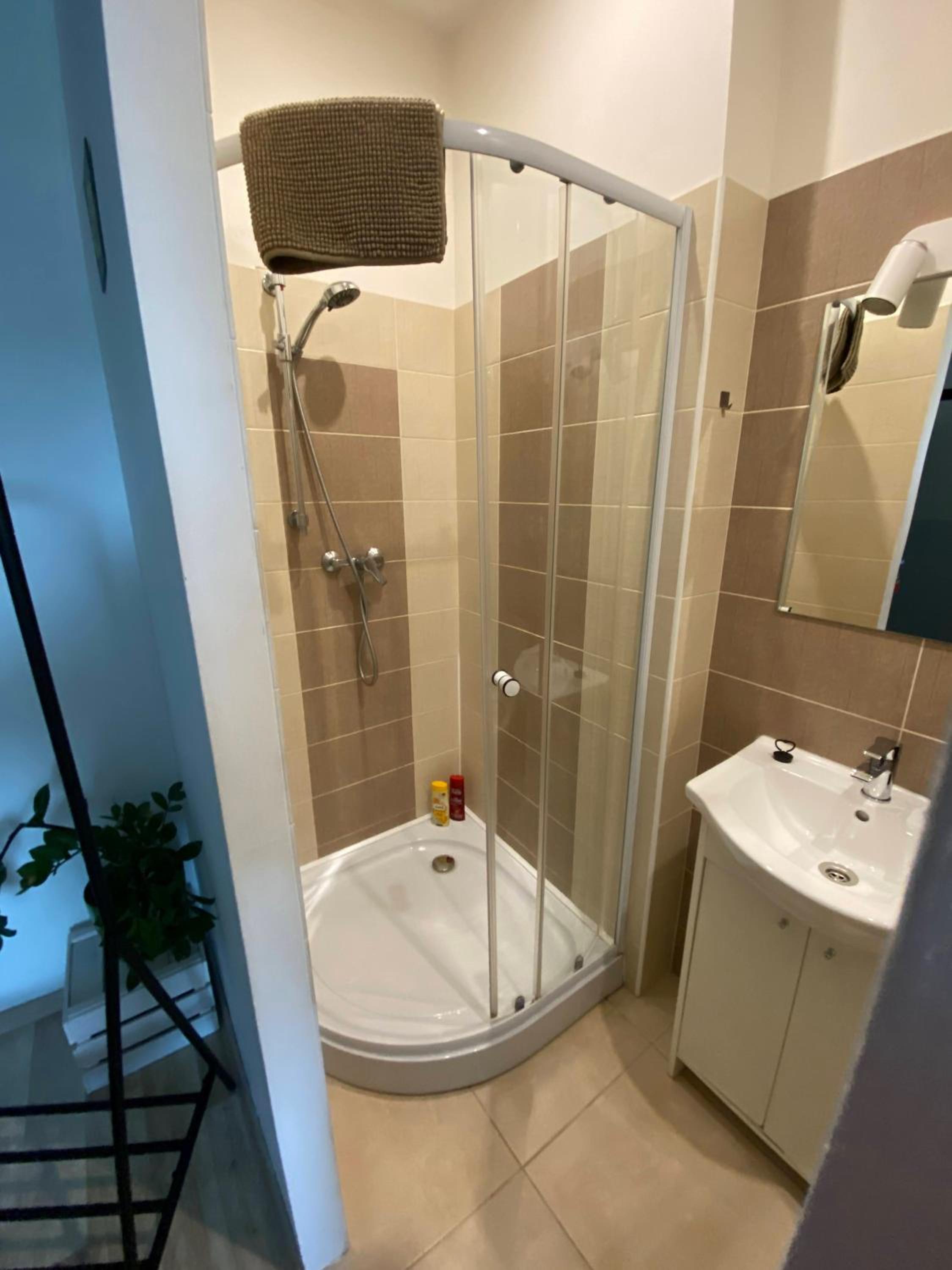 Single Room with Bathroom photo 1