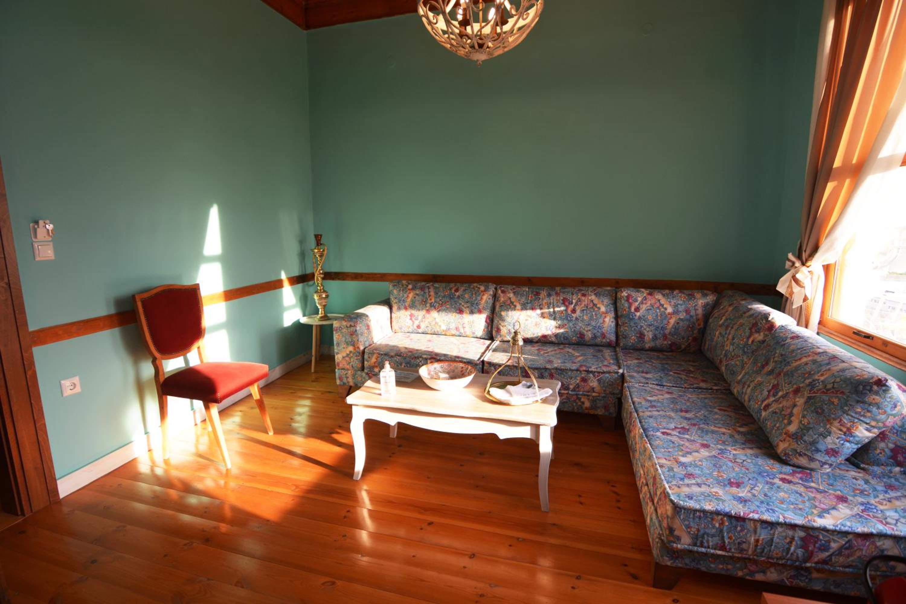 Apartment with Sea View - Photo 12
