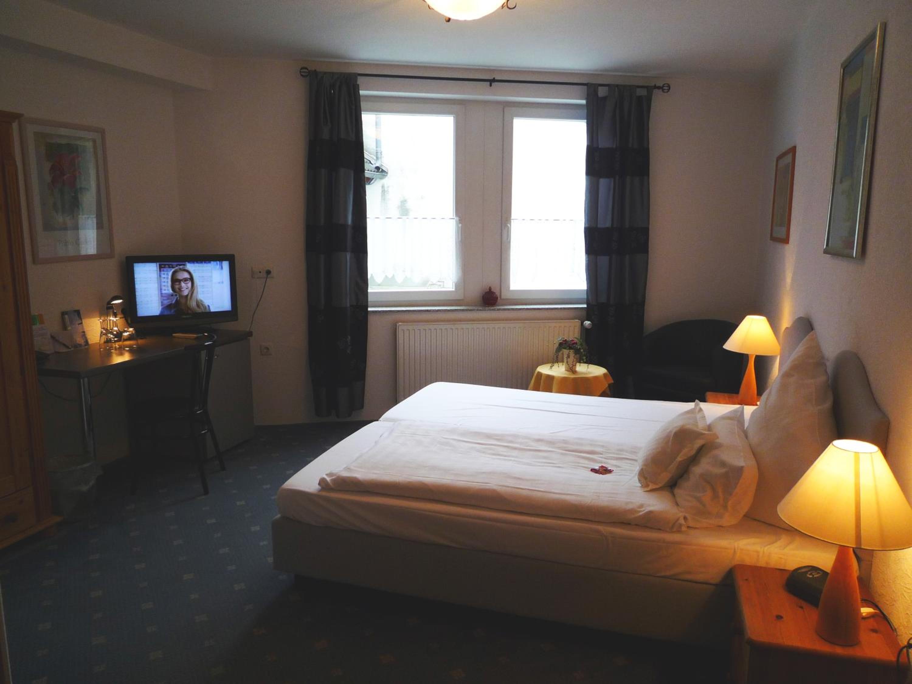Double Room - Photo 2