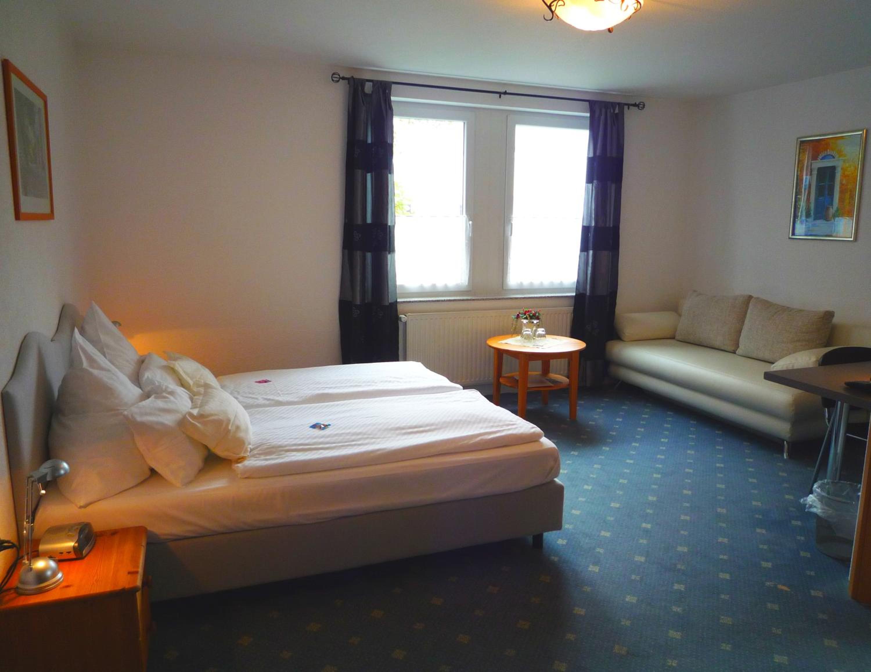 Double Room - Photo 8