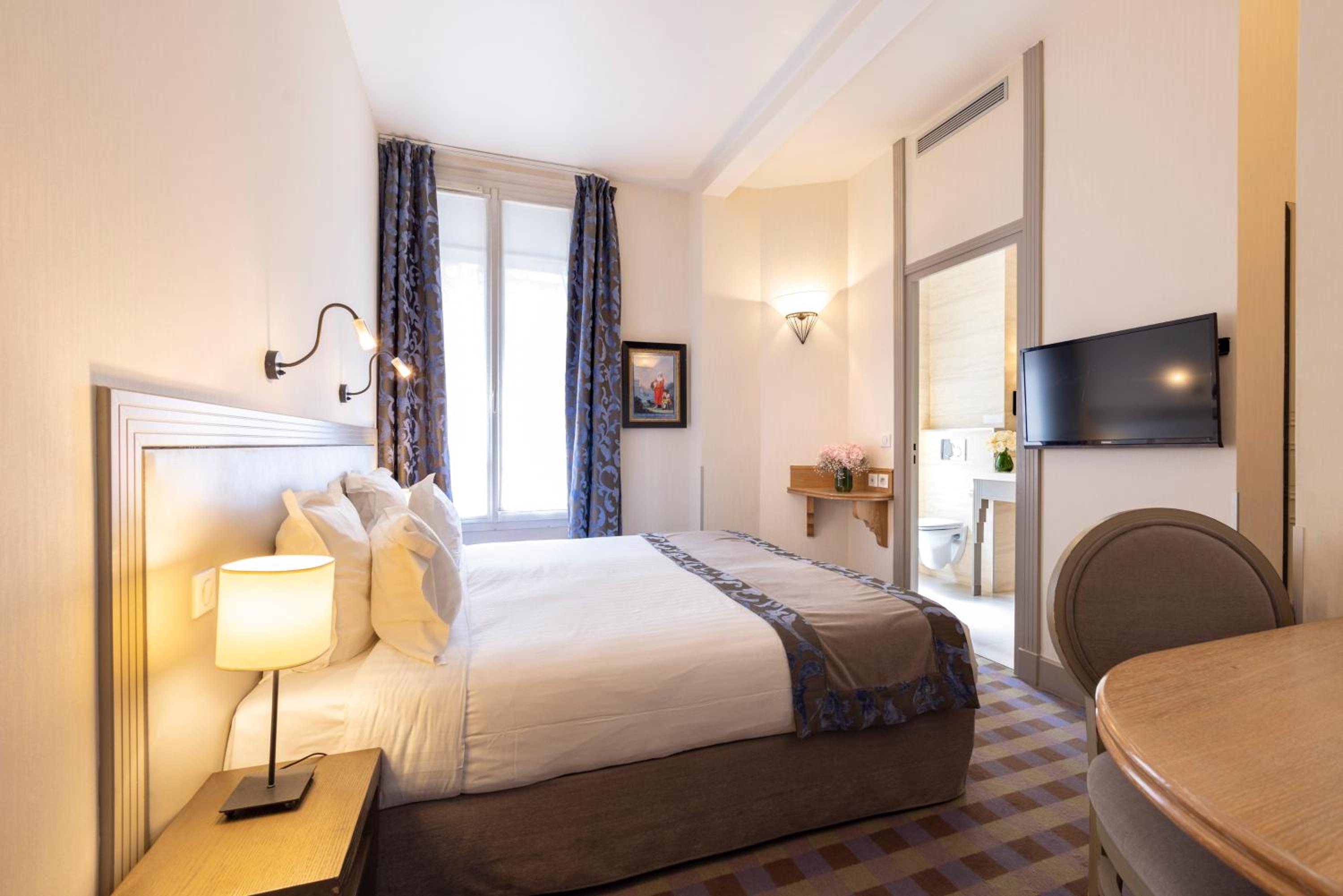 Superior Double or Twin Room photo 1