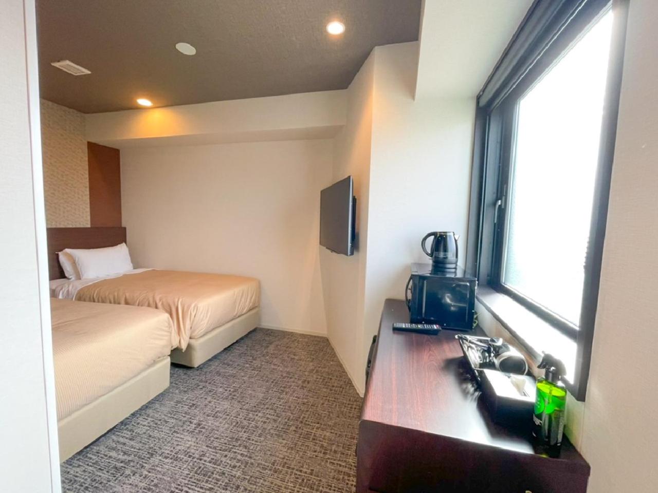 Twin Room - Smoking - Photo 3