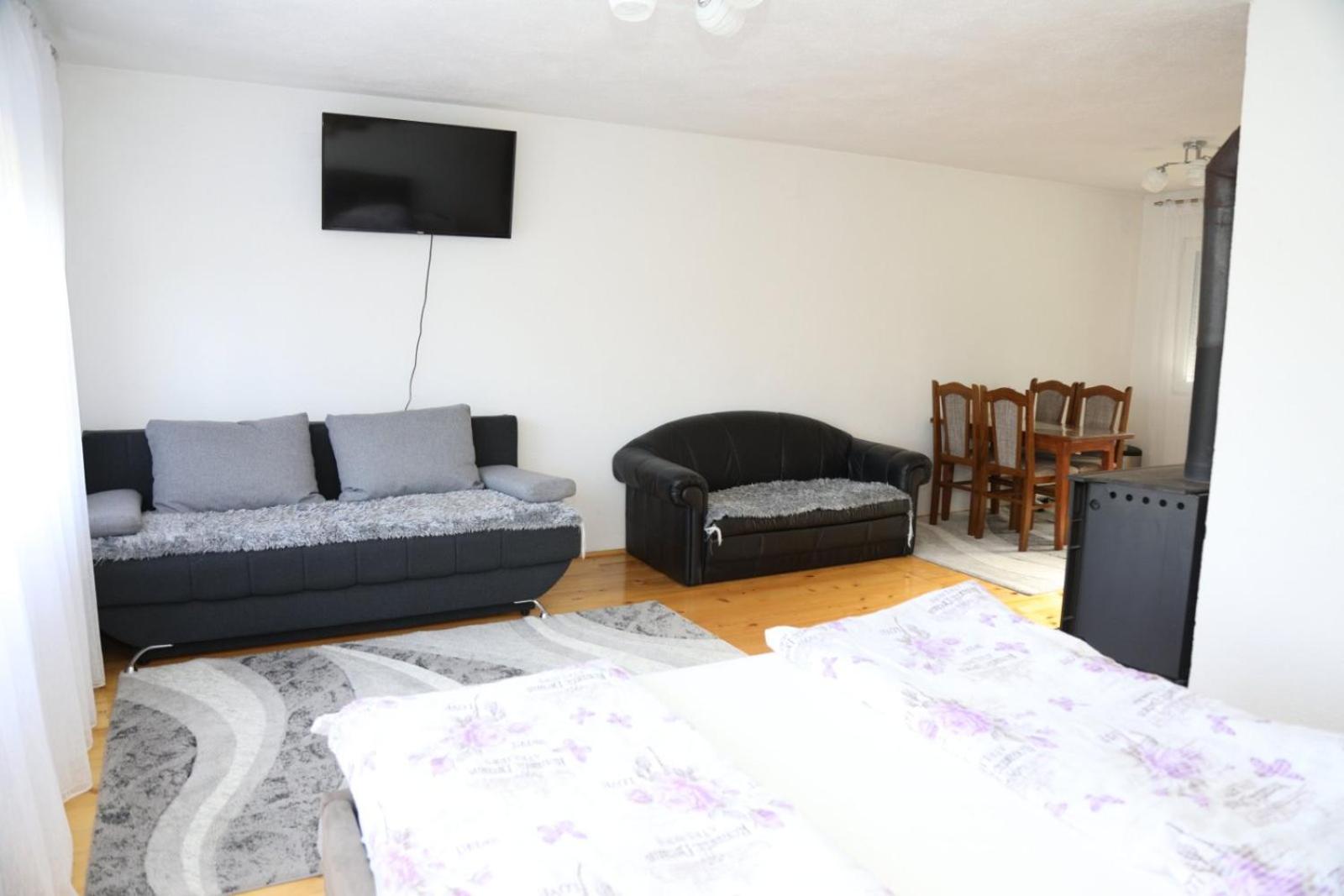 Apartment with Balcony photo 3
