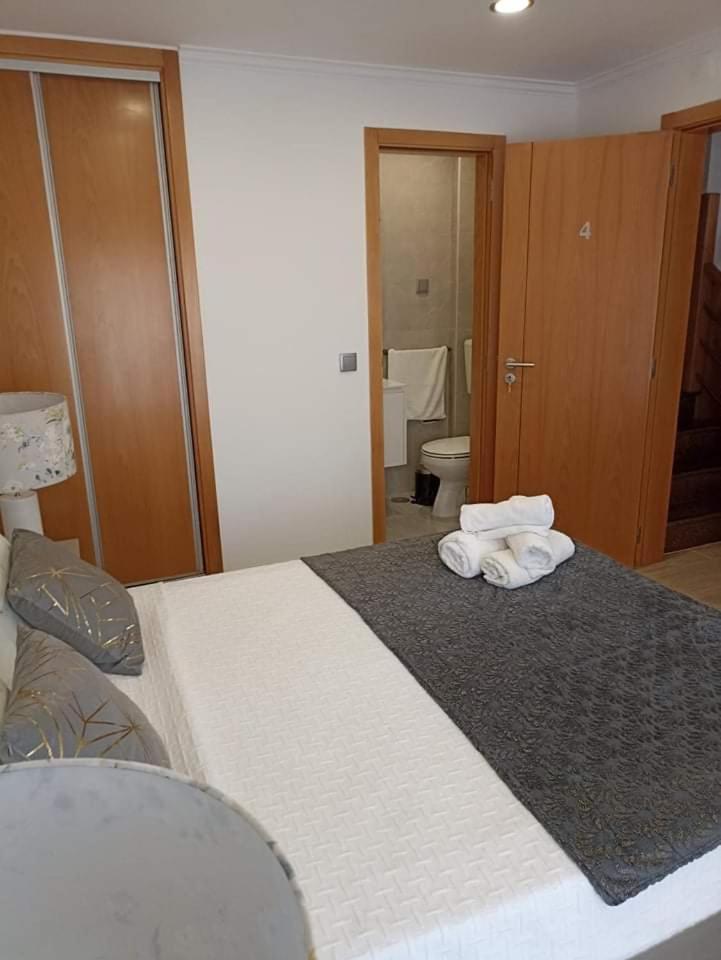 Double Room with Balcony (2 Adults + 1 Child) - Photo 4