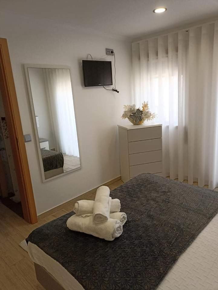 Double Room with Balcony (2 Adults + 1 Child) - Photo 5