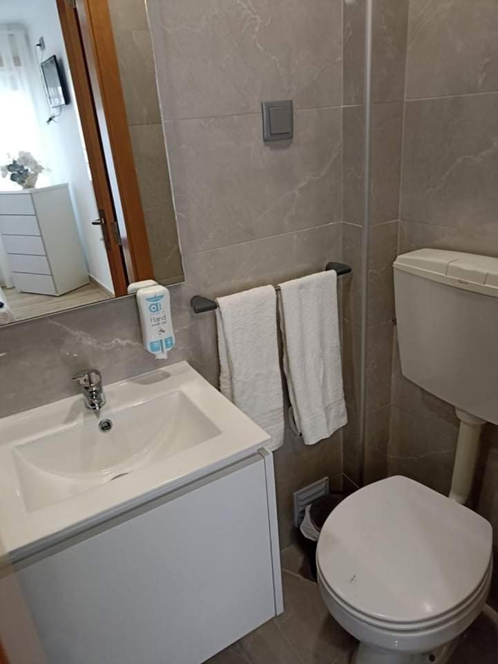 Double Room with Balcony (2 Adults + 1 Child) - Photo 7