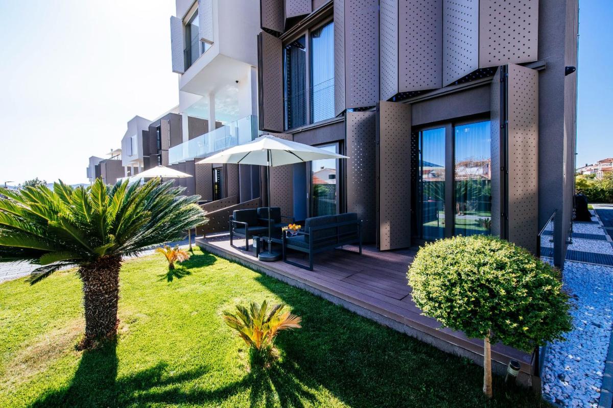 Apartment with Sea View photo 1