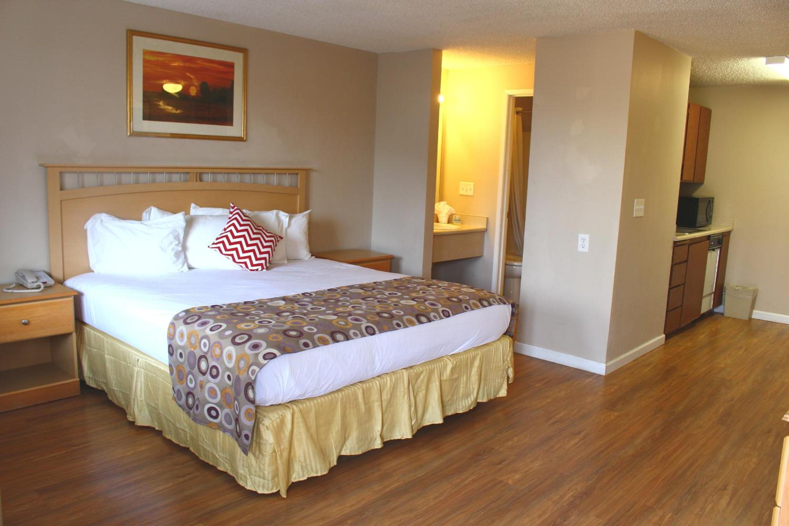 King Room - Disability Access/Non-Smoking photo 2