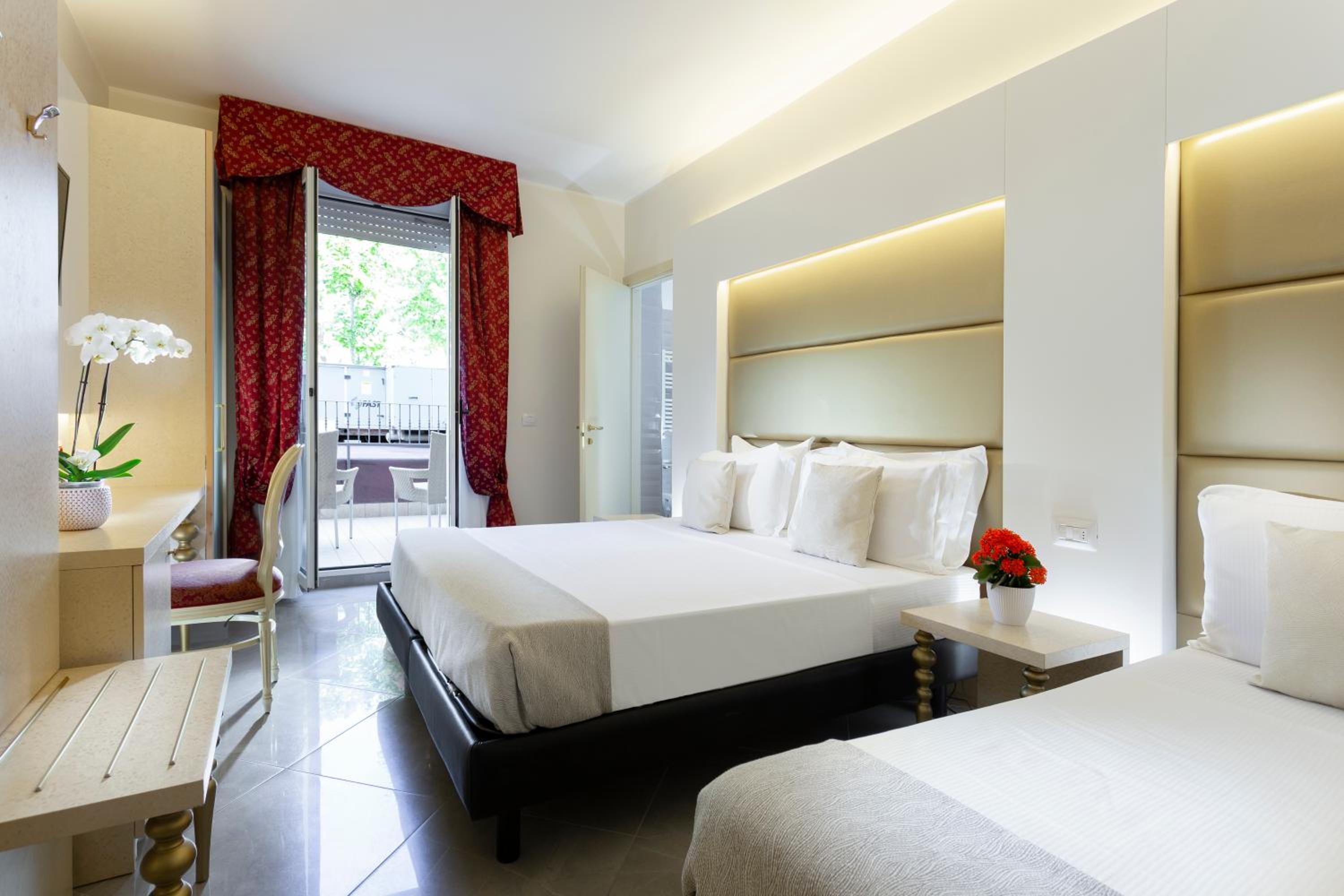 Deluxe Triple Room photo 3