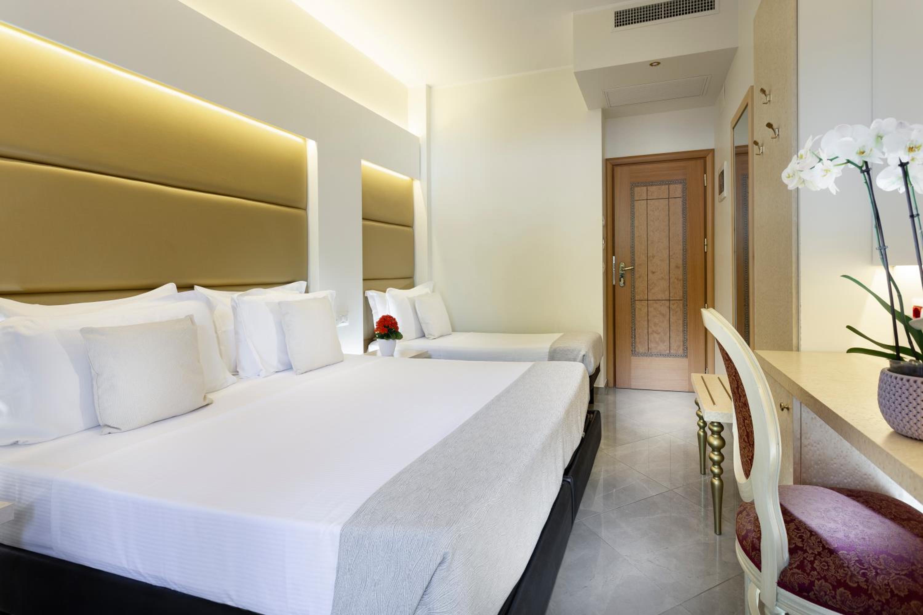 Deluxe Triple Room photo 1